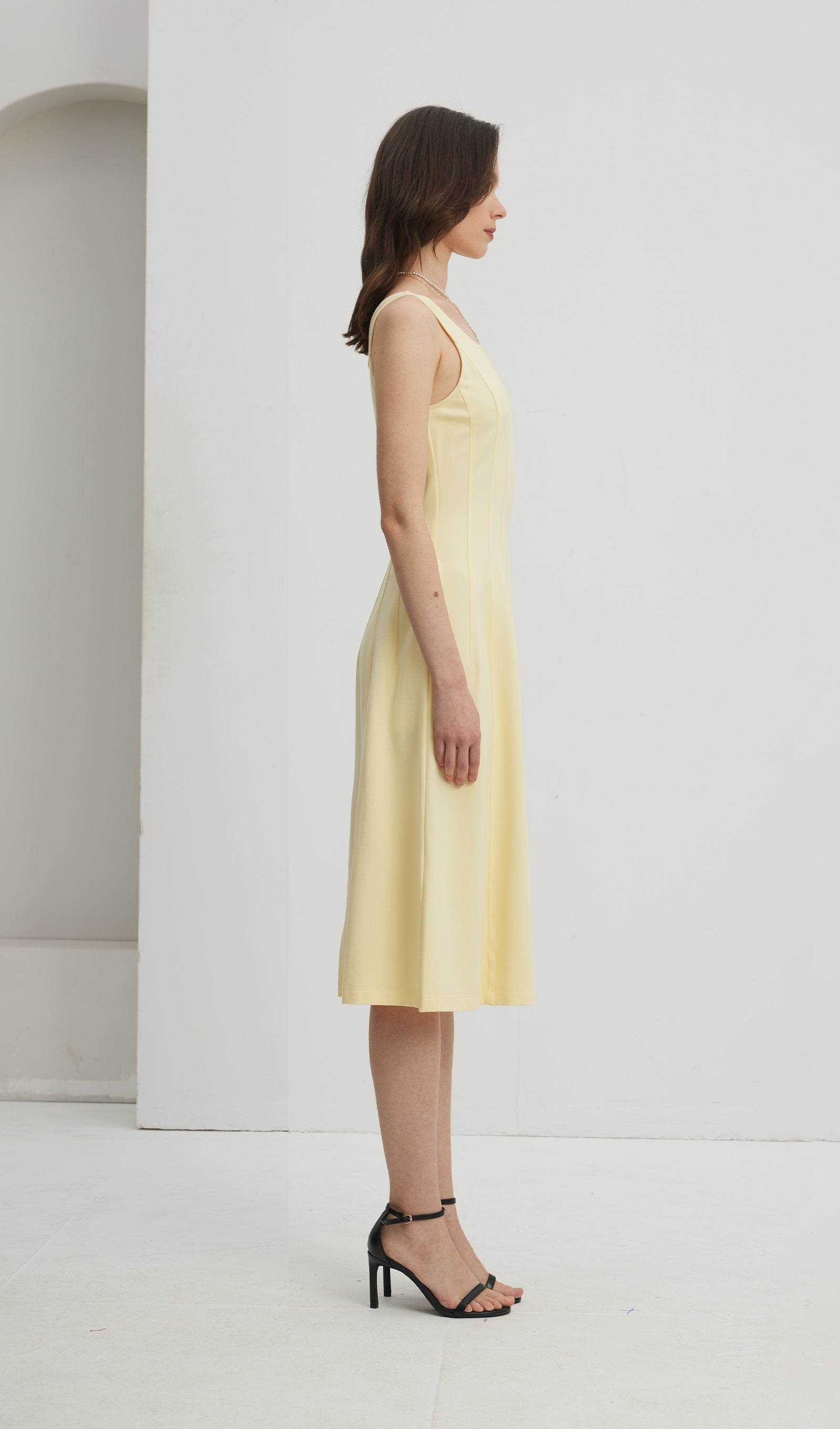 Pileli Bölünmüş Midi Elbise