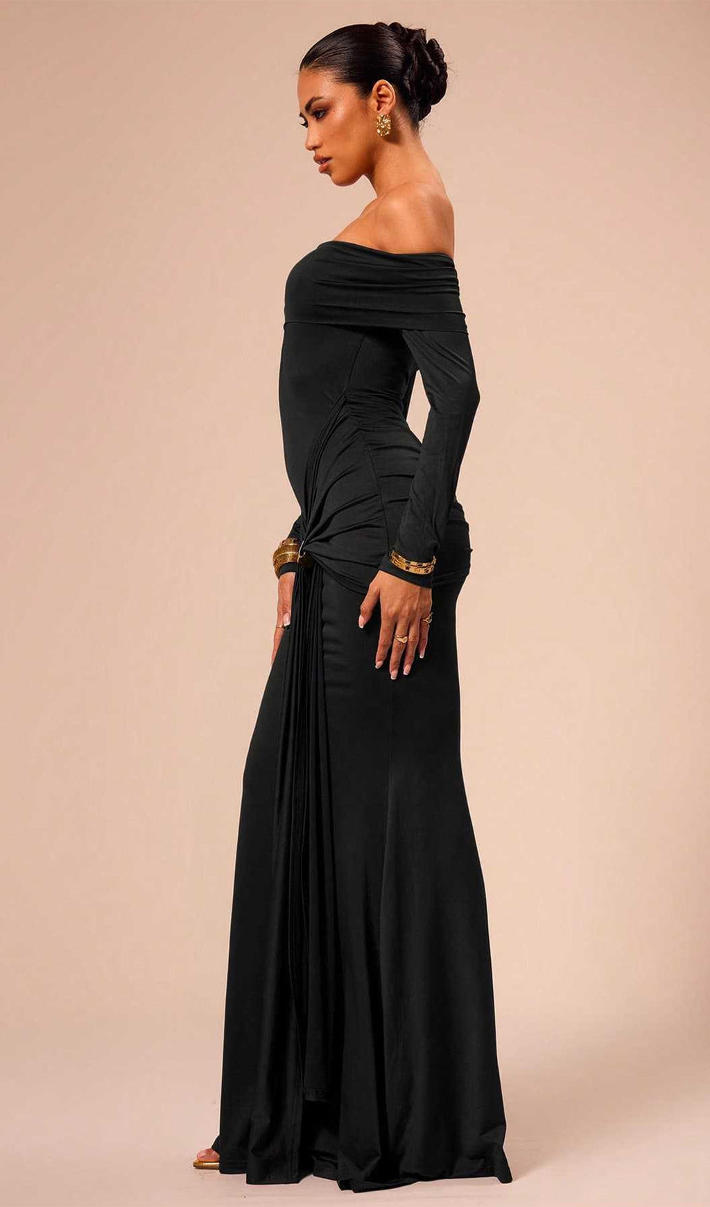 Omuz Açık Volanlı Uzun Elbise Siyah