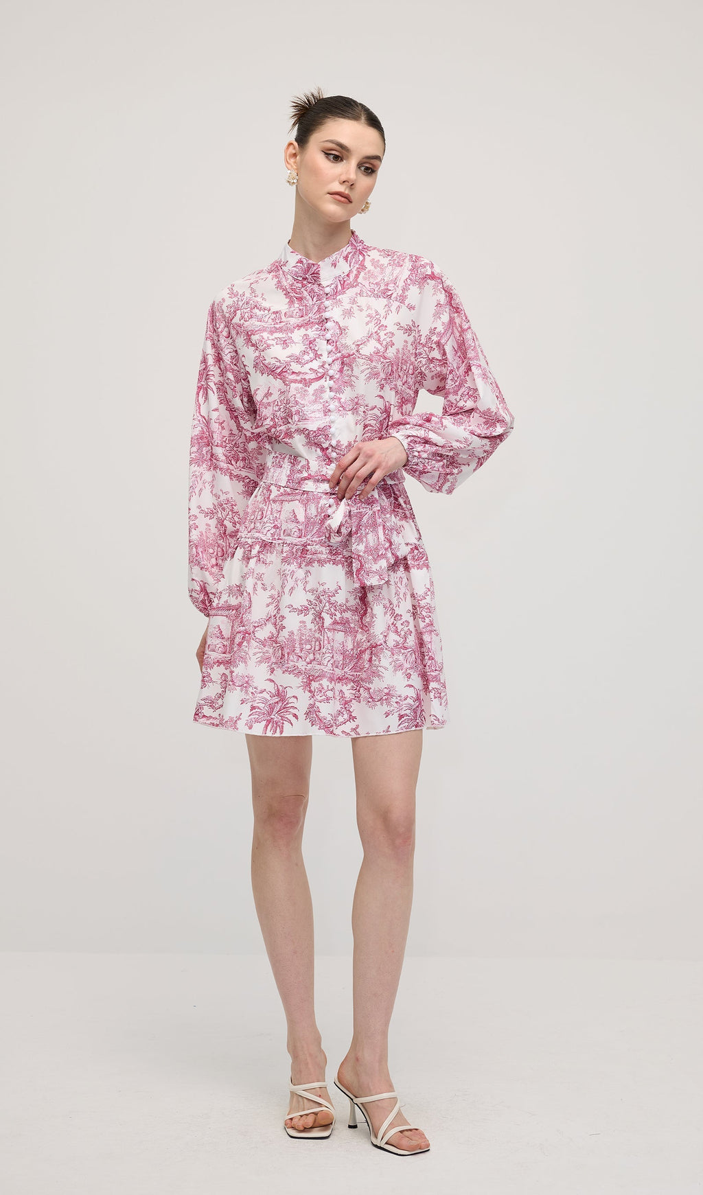 Çiçekli Volanlı Katlı Mini Elbise