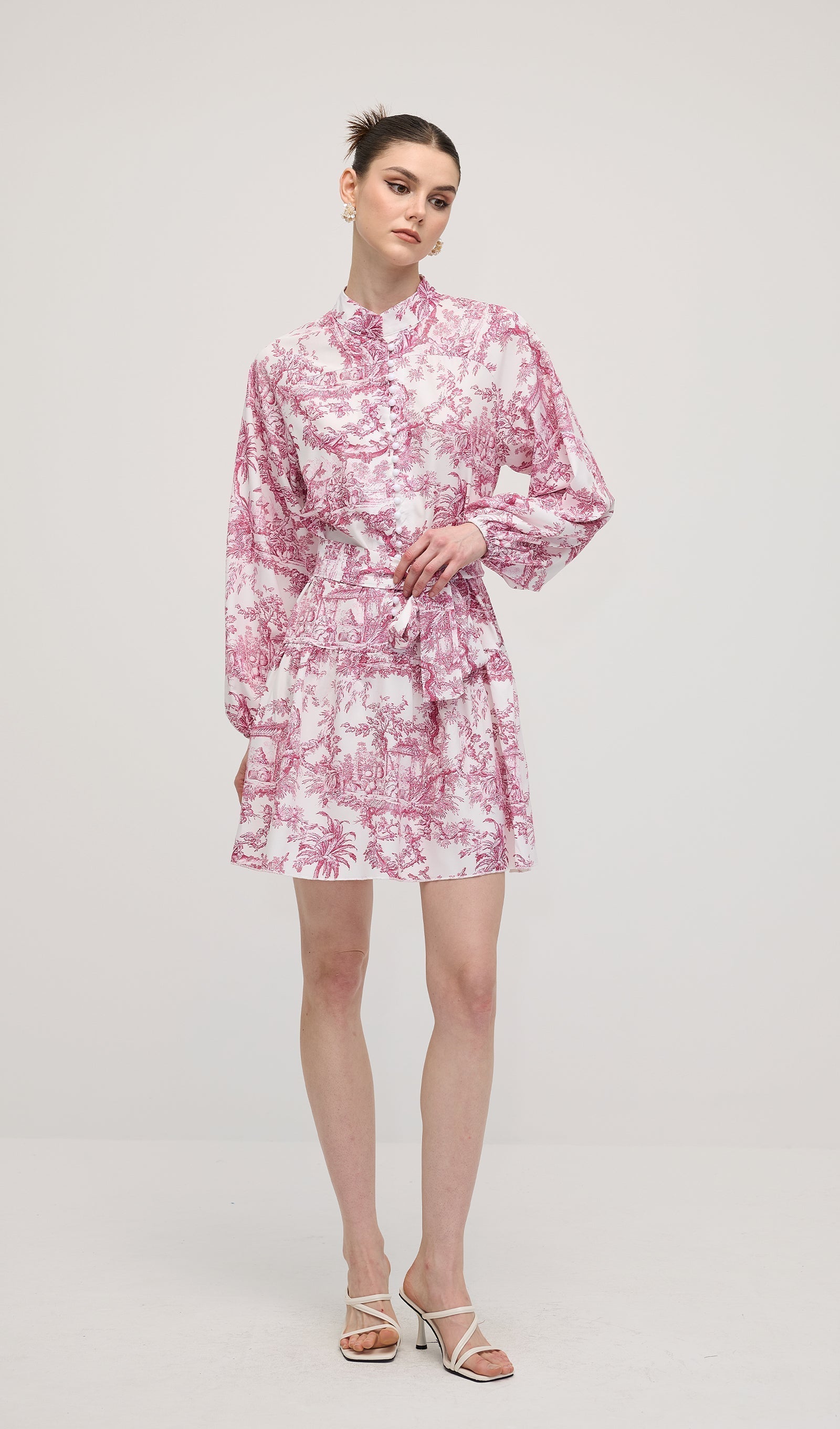 Çiçekli Volanlı Katlı Mini Elbise