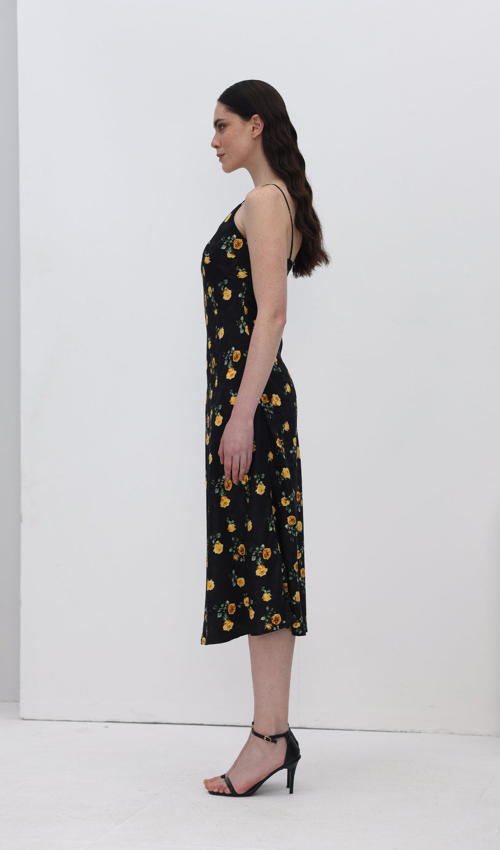 Çiçekli Slip Midi Elbise