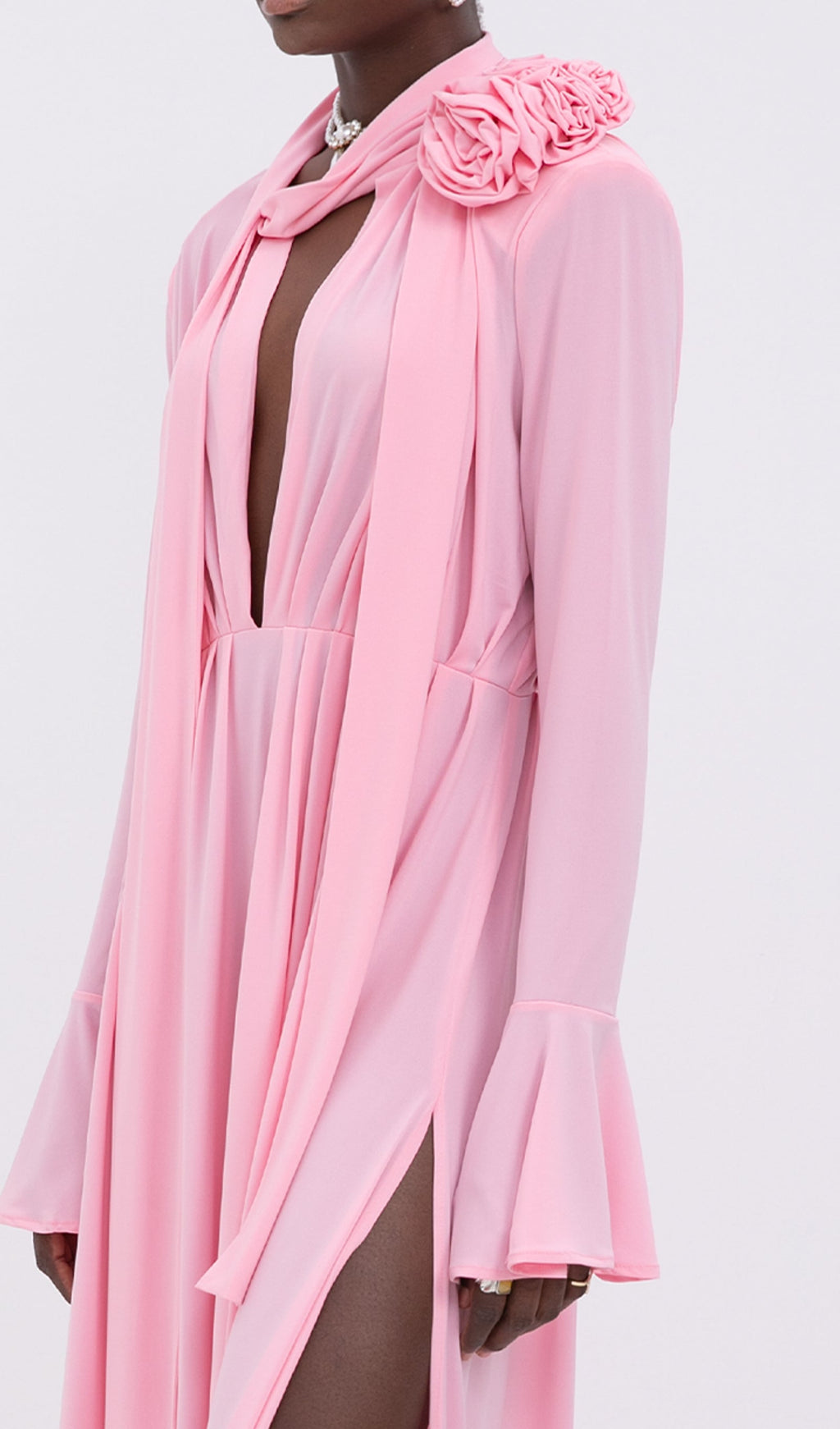 Trend V Yaka Pileli Yırtmaçlı Uzun Elbise - Pembe