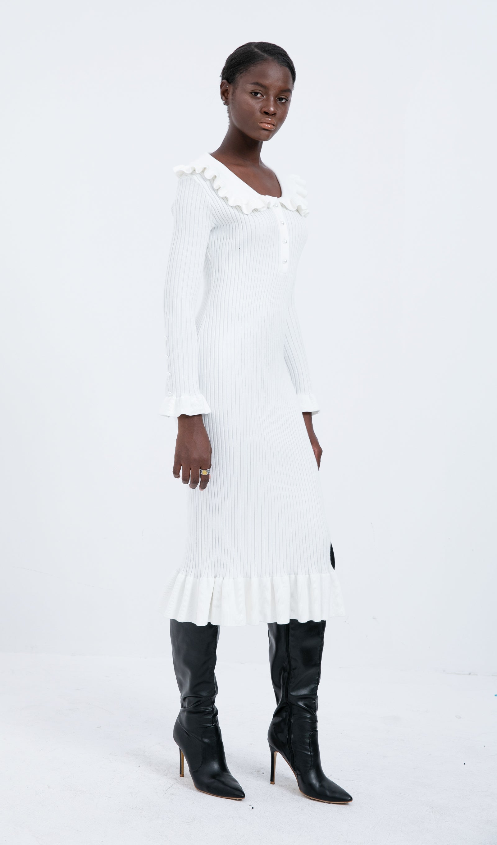 Trendy Örme Volanlı Midi Elbise - Beyaz