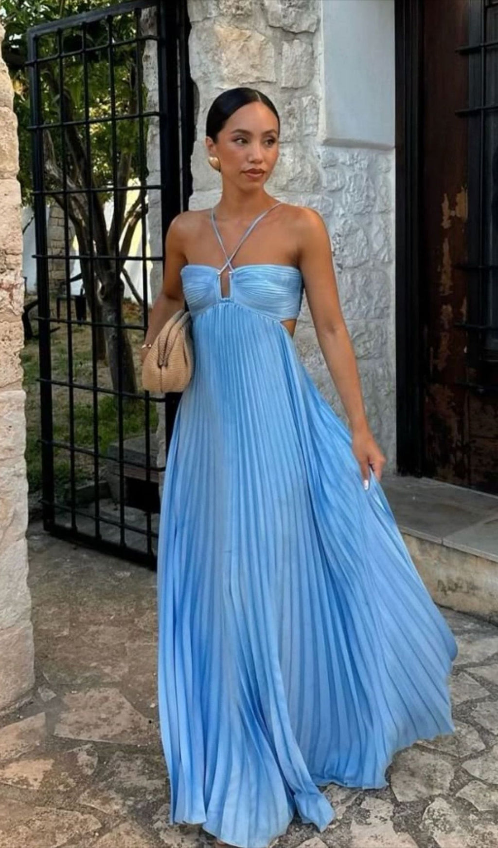 Düz Kesimli Bağcıklı Plisse Uzun Elbise