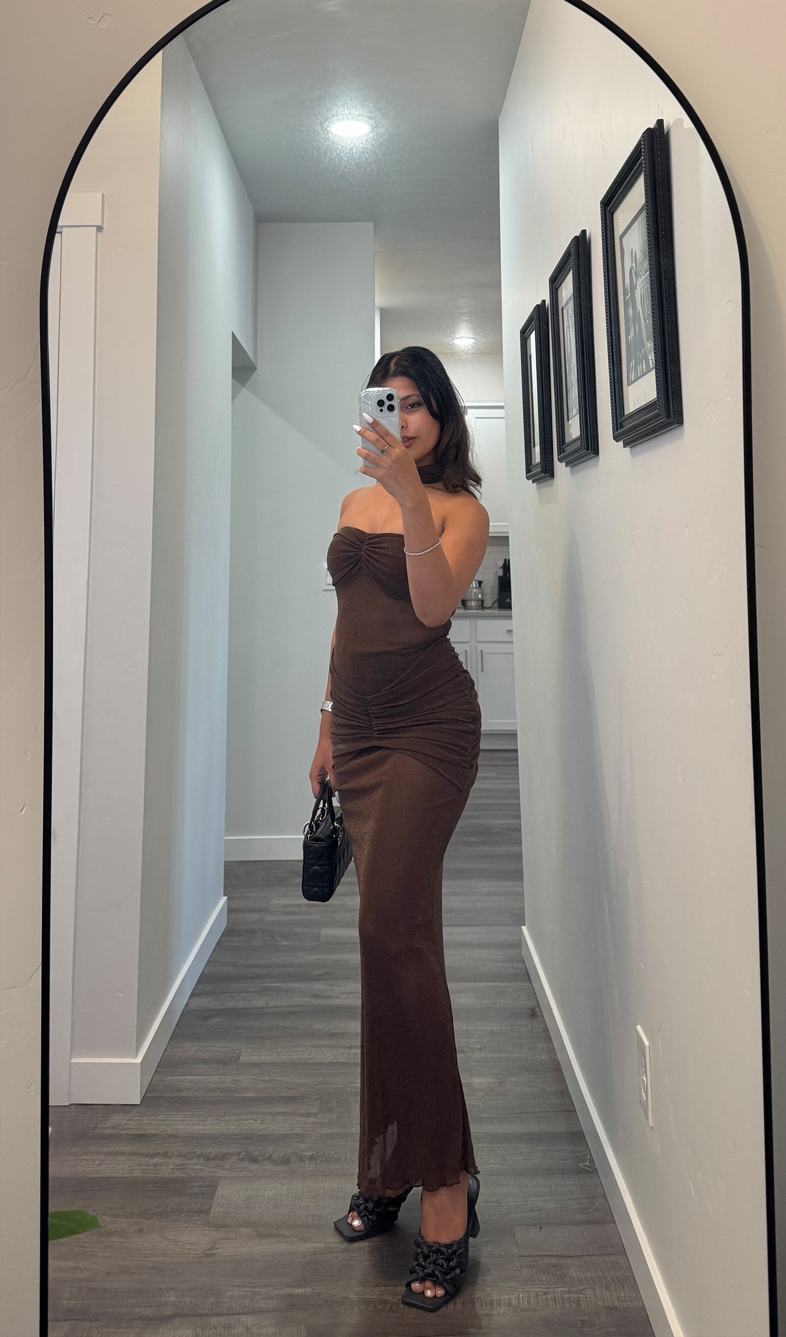 Omuzları Açık Transparan Uzun Elbise