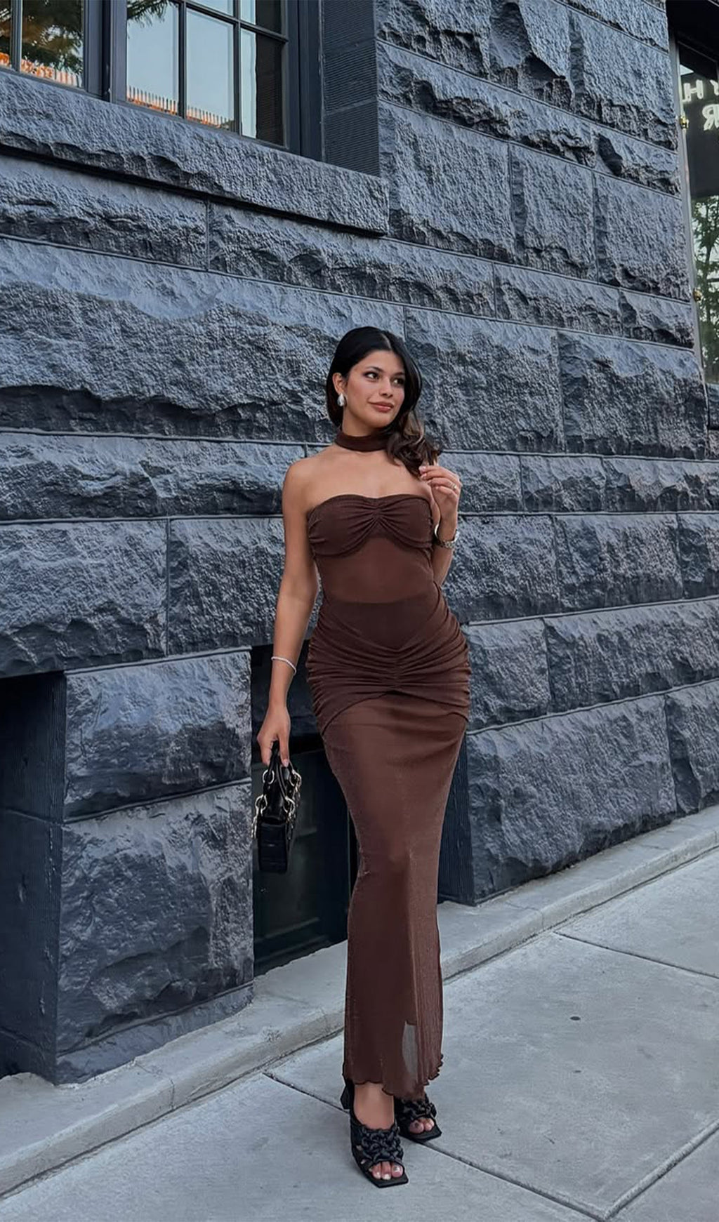 Omuzları Açık Transparan Uzun Elbise