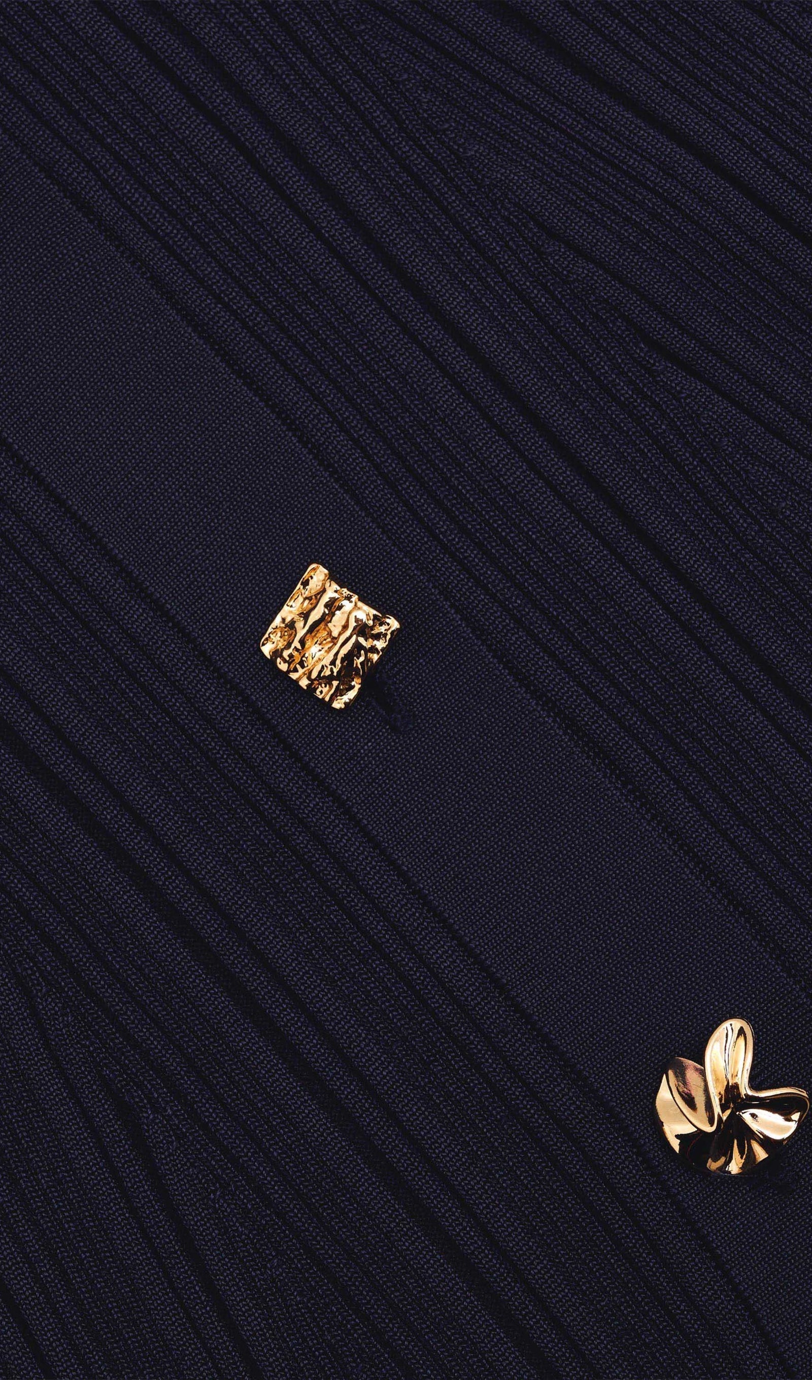 Metalik Düğmeli Örme Midi Elbise