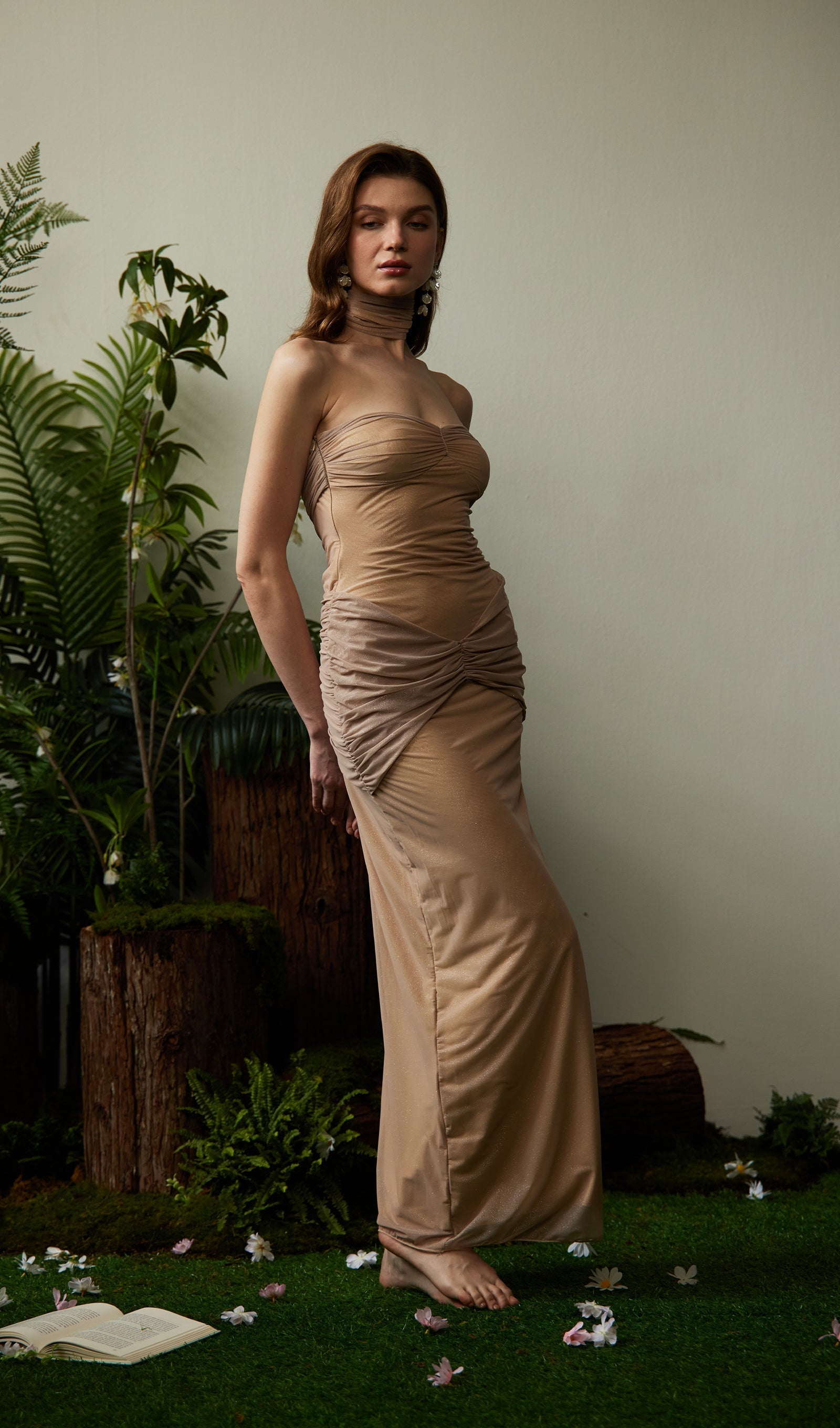 Lana Omuzları Açık Transparan Uzun Elbise