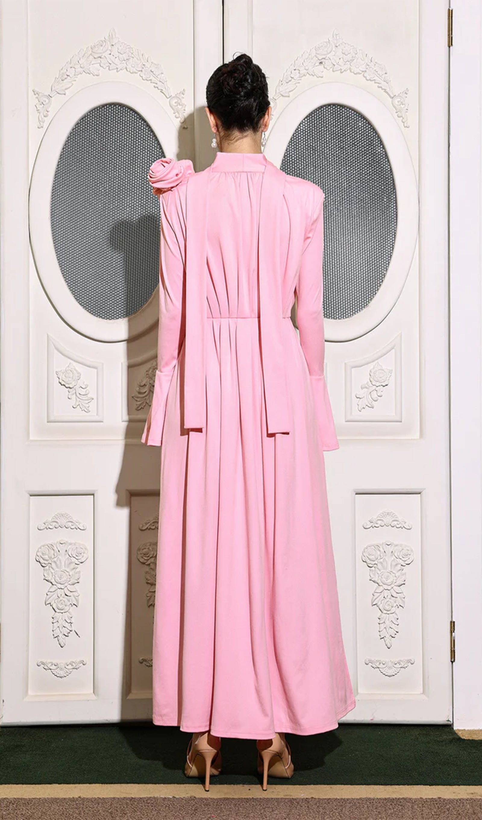 Çiçekli V Yaka Pileli Yırtmaçlı Uzun Elbise - Pembe