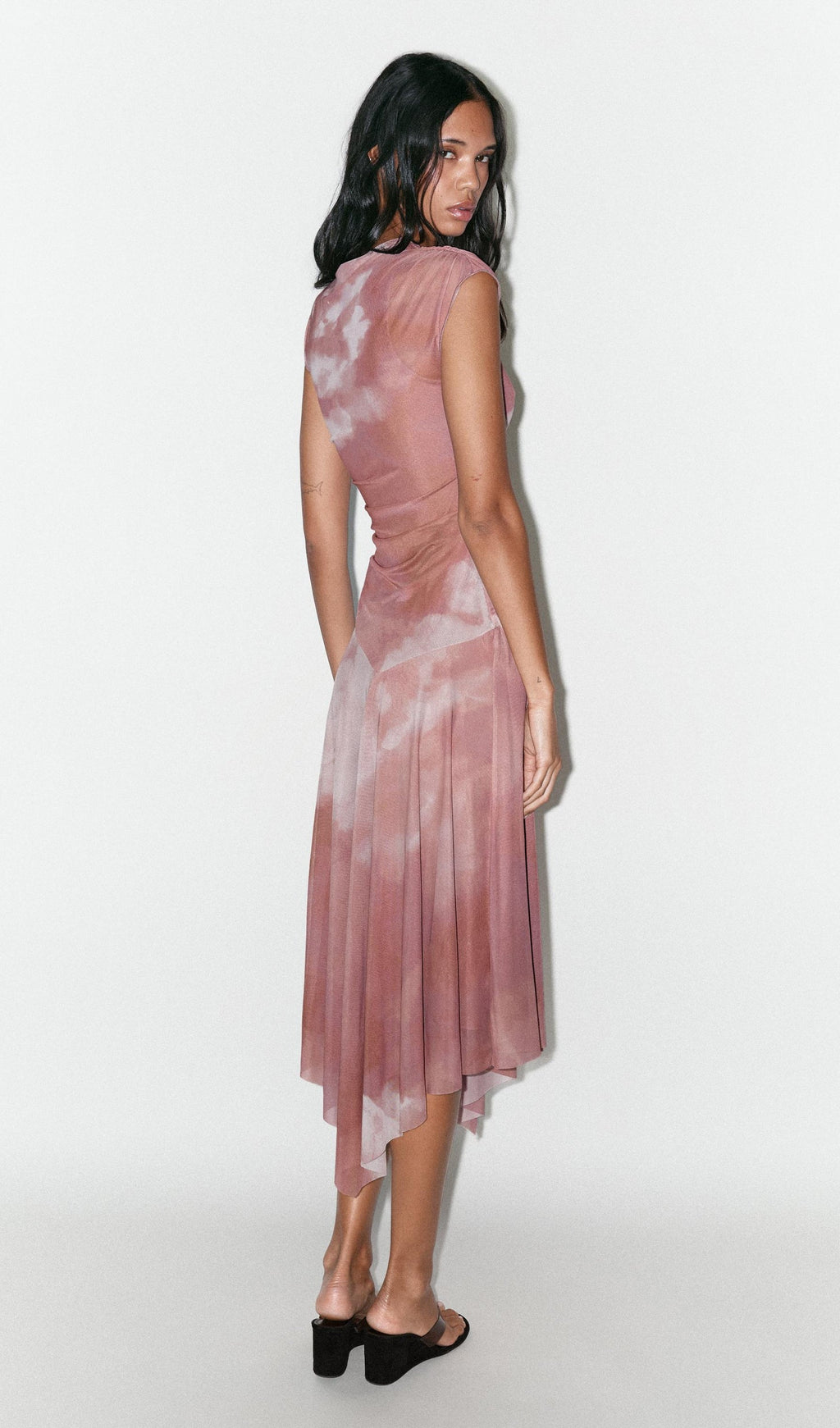 Pembe Büzgülü Tül Midi Elbise