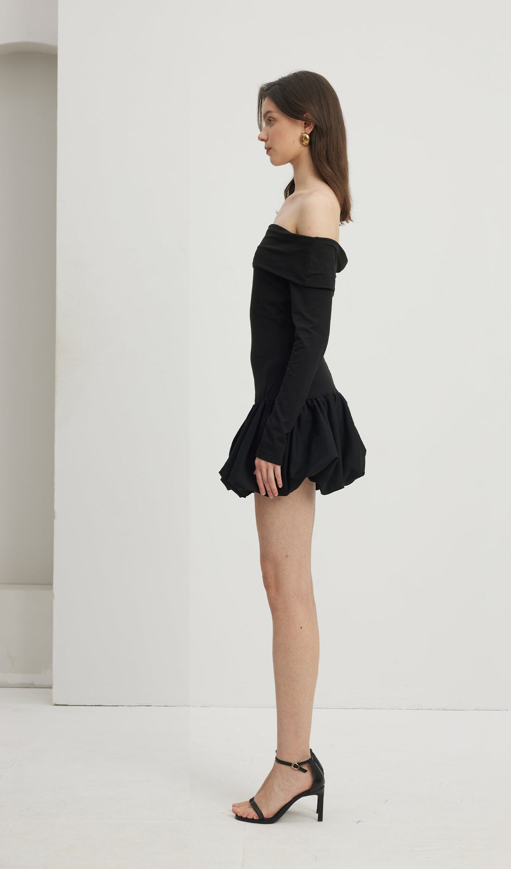 Açık Omuzlu Balon Mini Elbise-Siyah