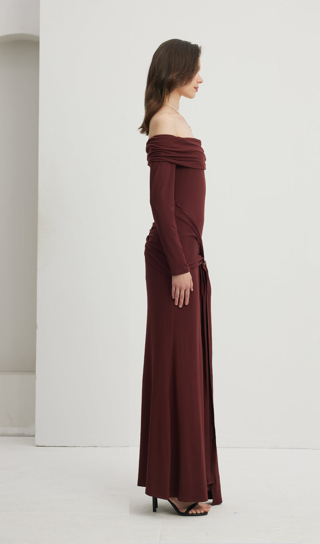 Omuz Açık Volanlı Uzun Elbise Kırmızımsı Kahverengi