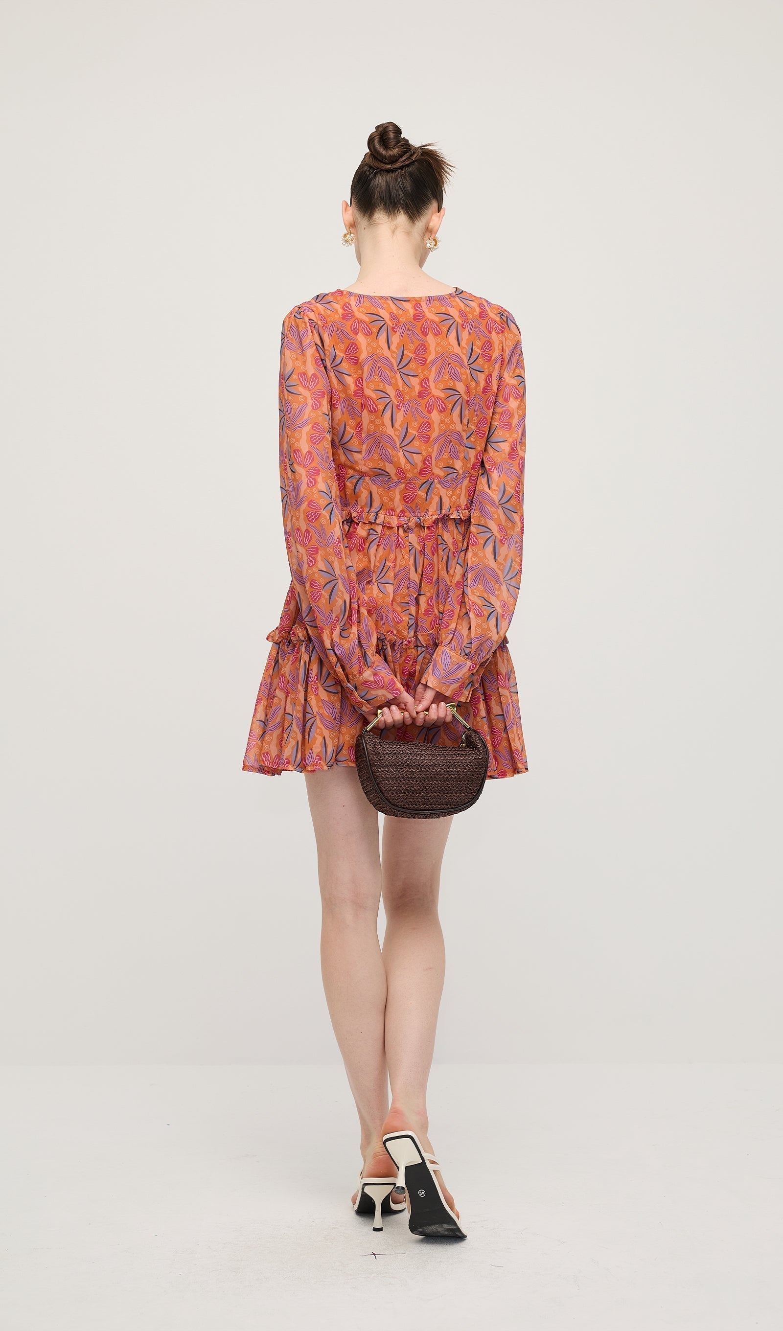 Çiçek Desenli V Yaka Fener Kollu Mini Elbise