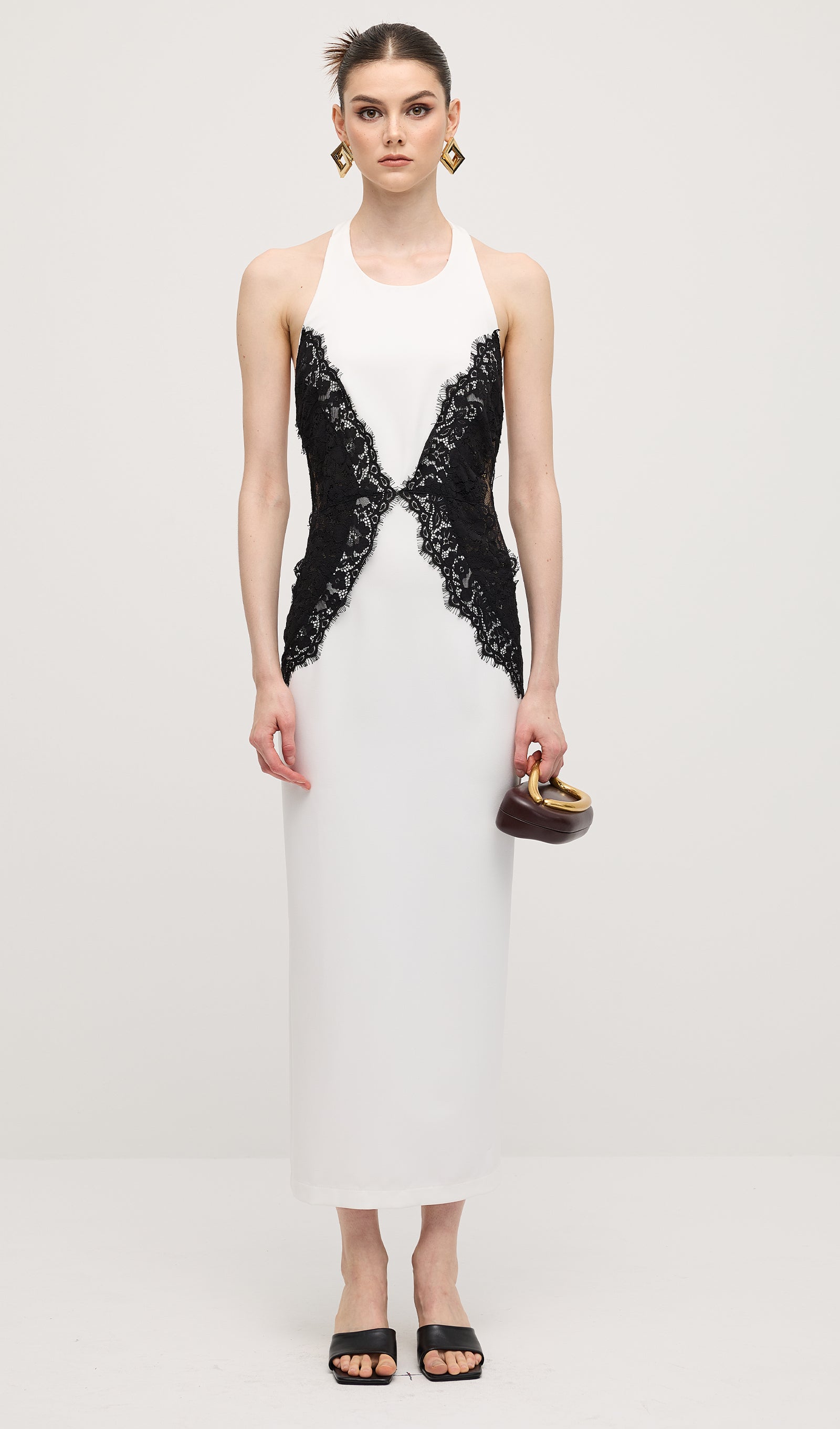 Krep Ve Dantelden Açık Sırtlı Uzun Elbise