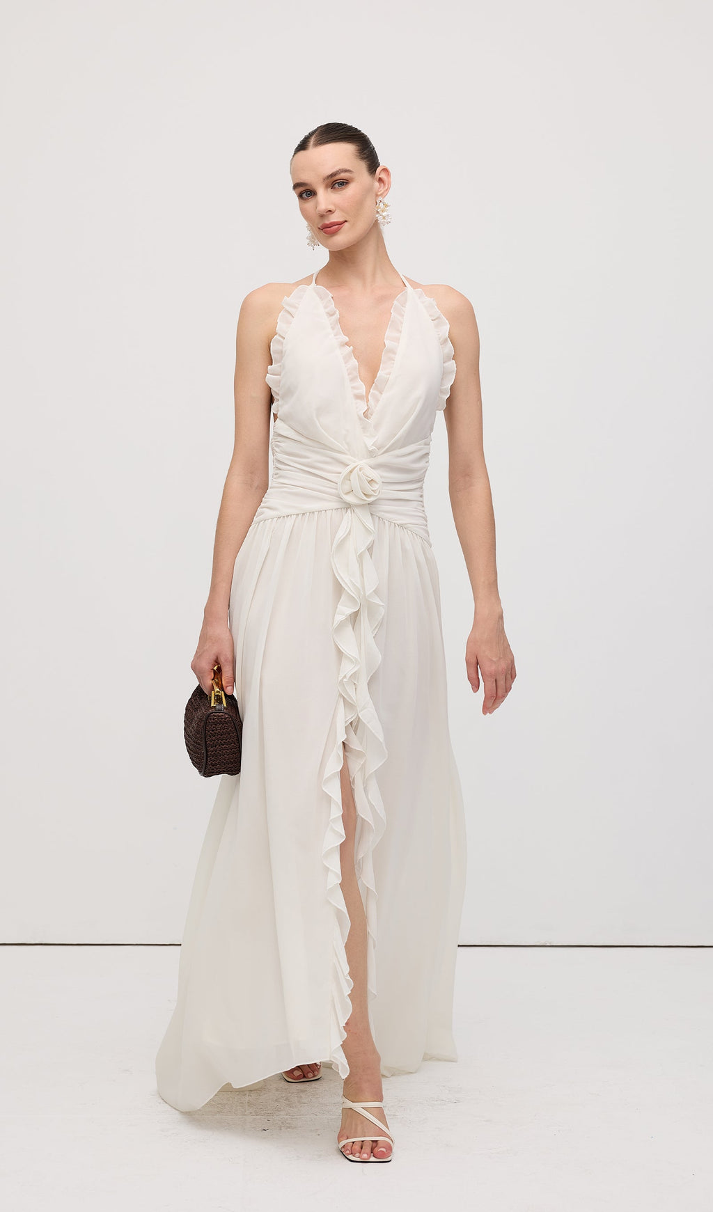 Halter Ruffles Gül Süslemeli Uzun Elbise Beyaz