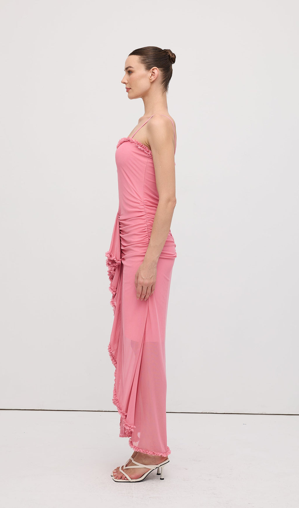 Önü Volanlı Uzun Elbise Pembe