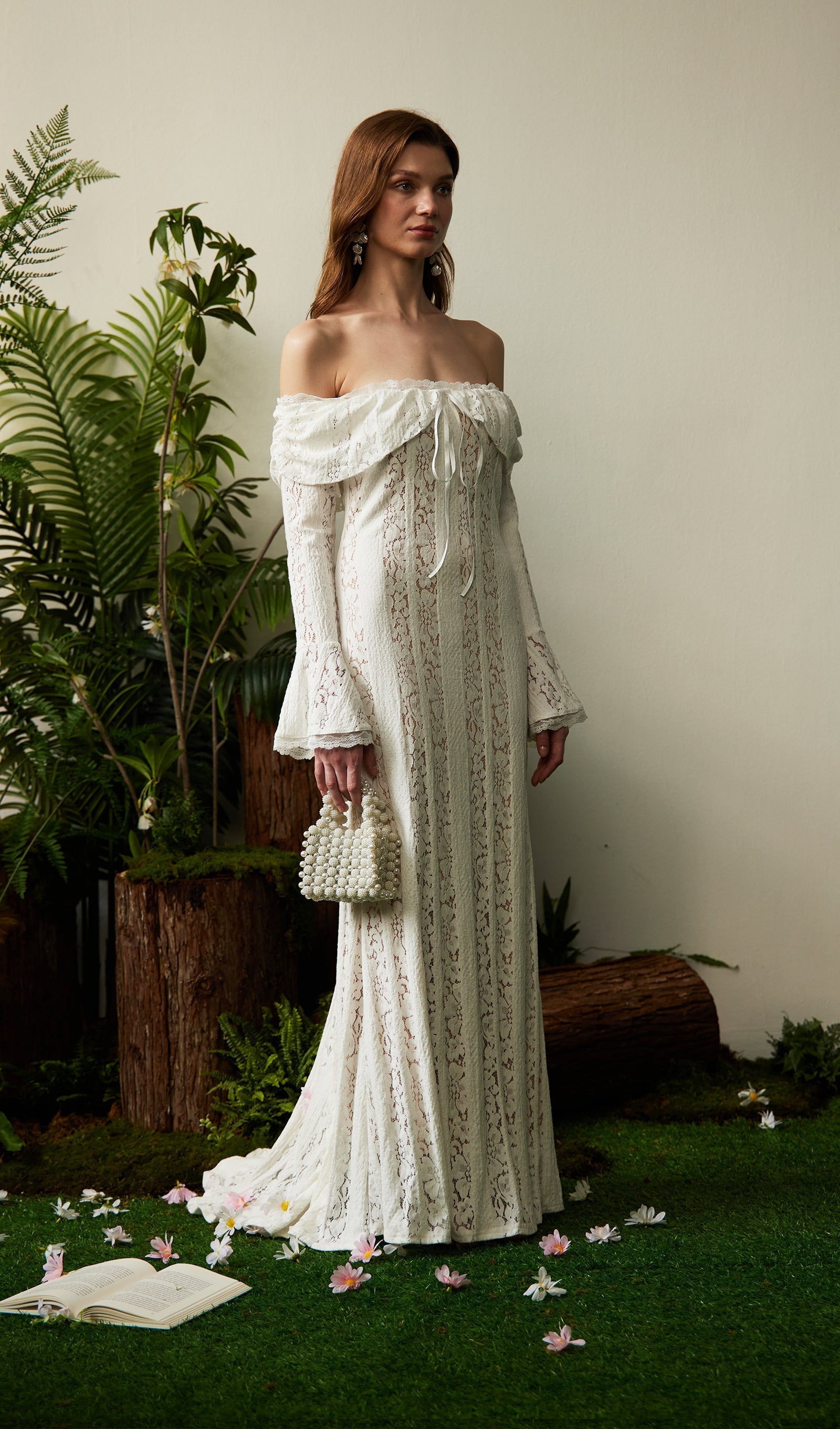 Vintage Çiçekli Dantel Omuz Açık Maksi Elbise