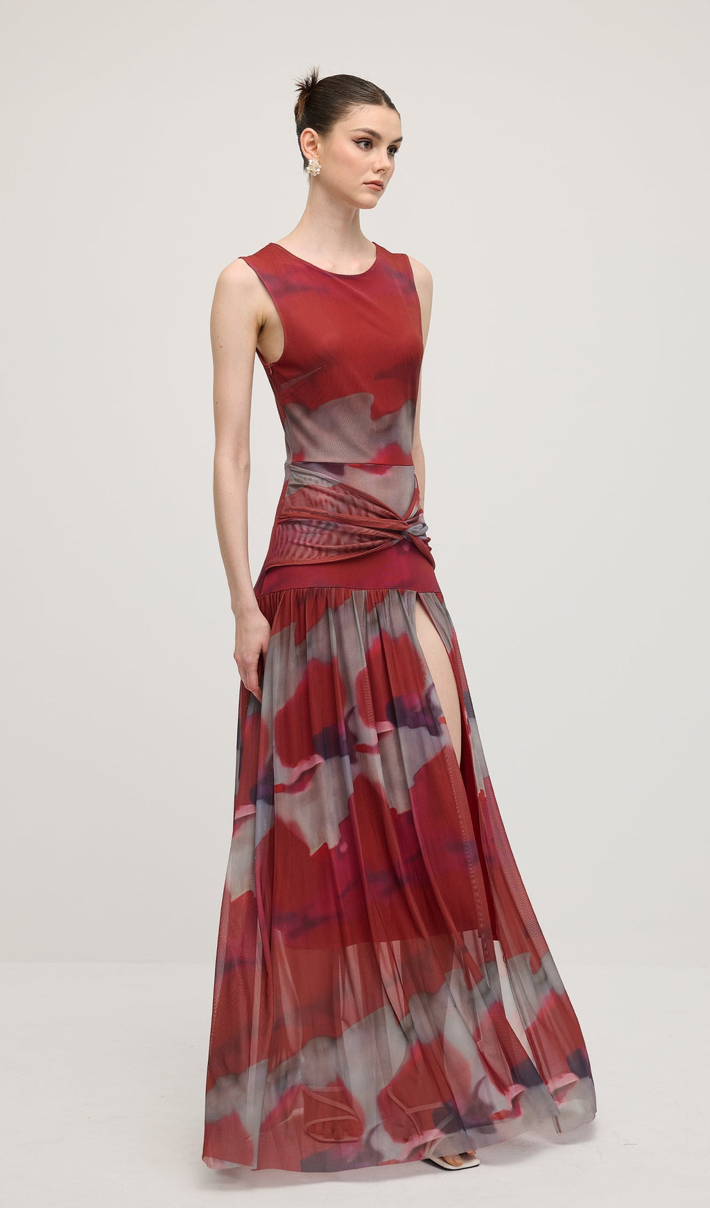 Kolsuz Soyut Çiçek Desenli Slip Uzun Elbise