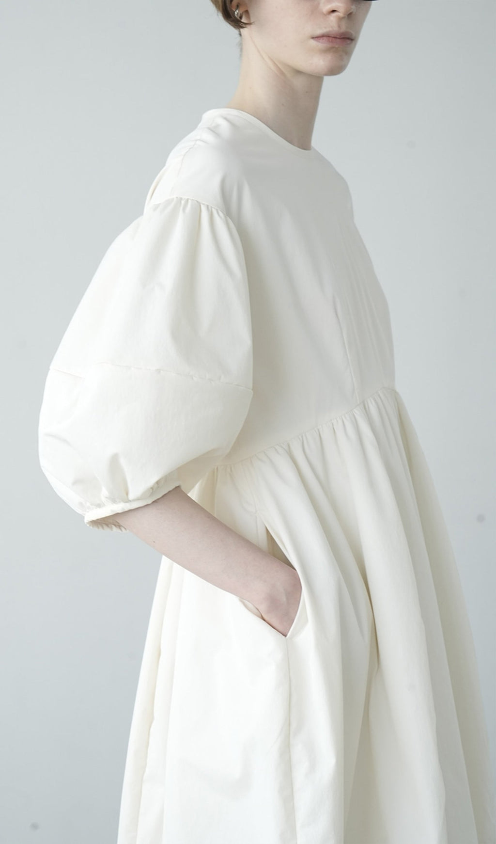 Dolgulu Hacimli Midi Elbise-Beyaz