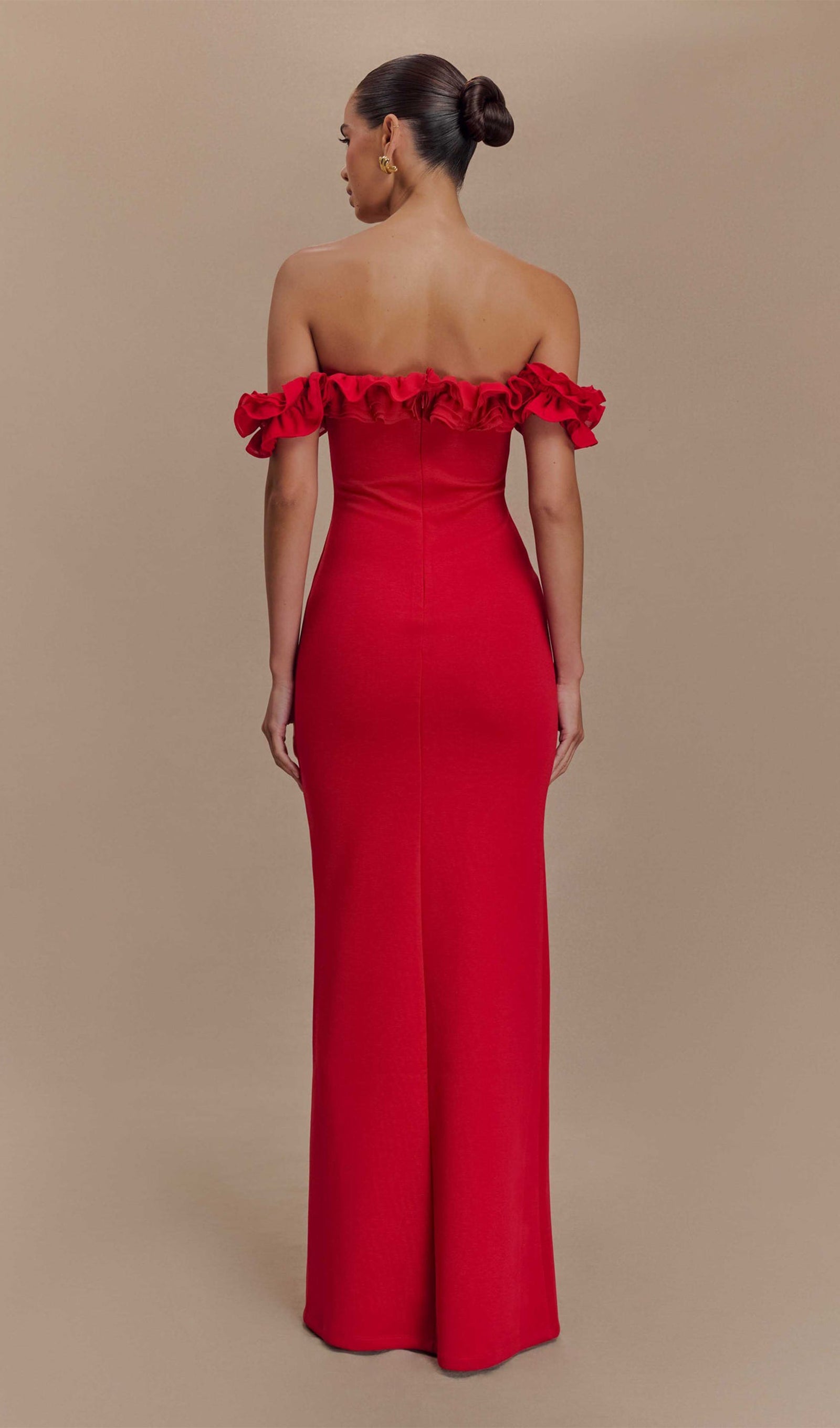 Volanlı Omuz Açık Maksi Elbise