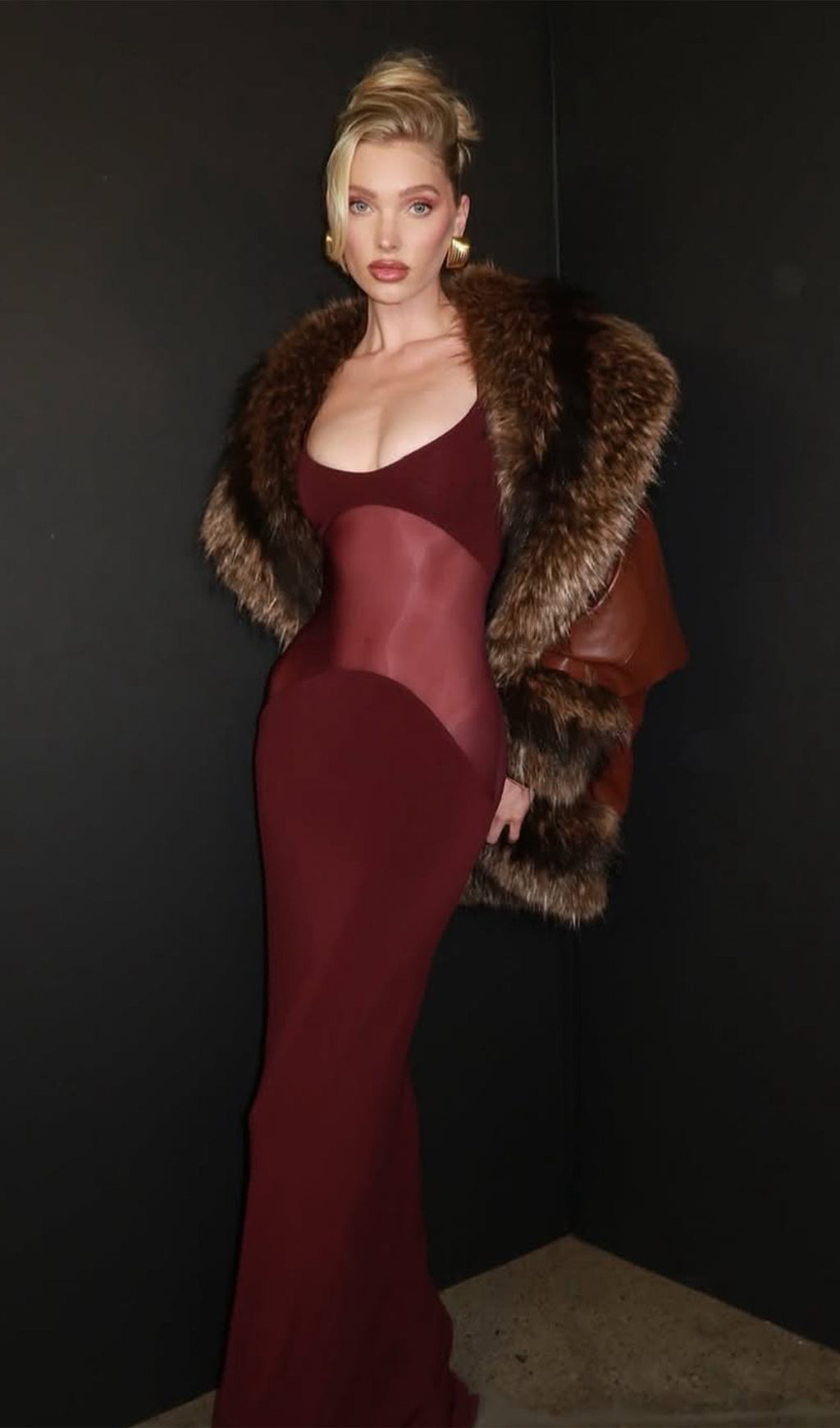 Kırmızı Şeffaf Örgü Kavisli Uzun Elbise