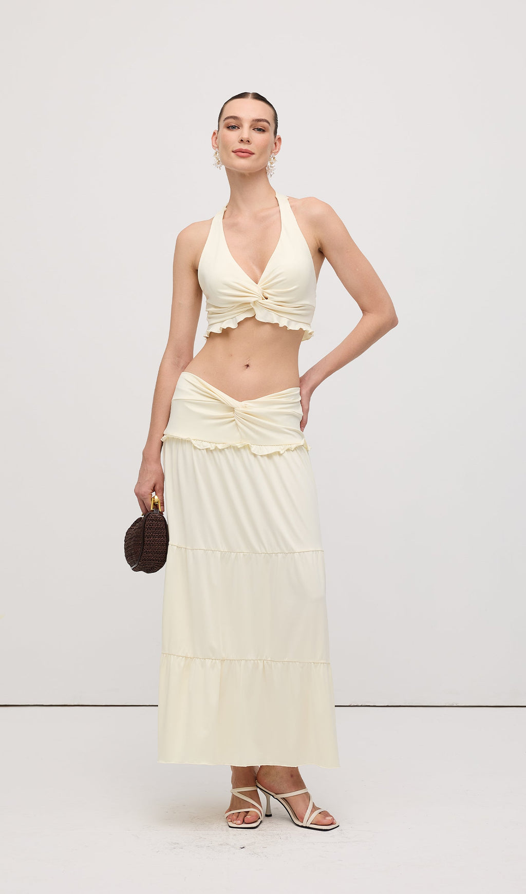 Askılı Üst Ve Bükümlü Fırfırlı Uzun Etek Takımları