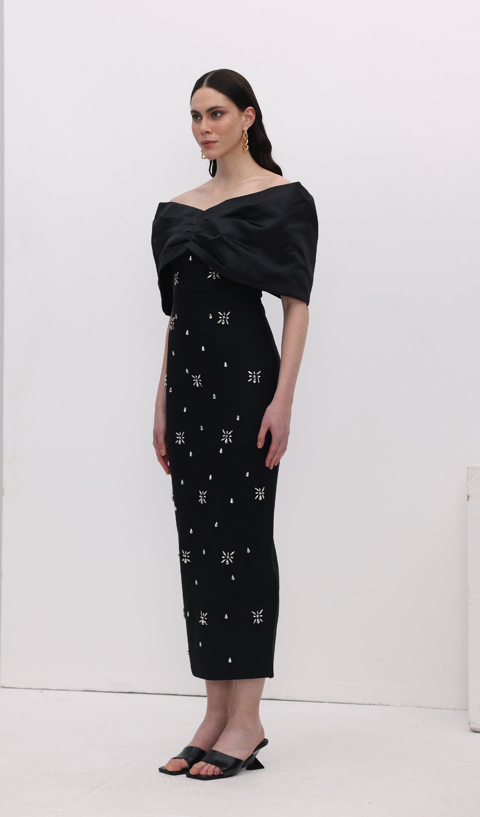 Omuz Açık Elmas Midi Elbise