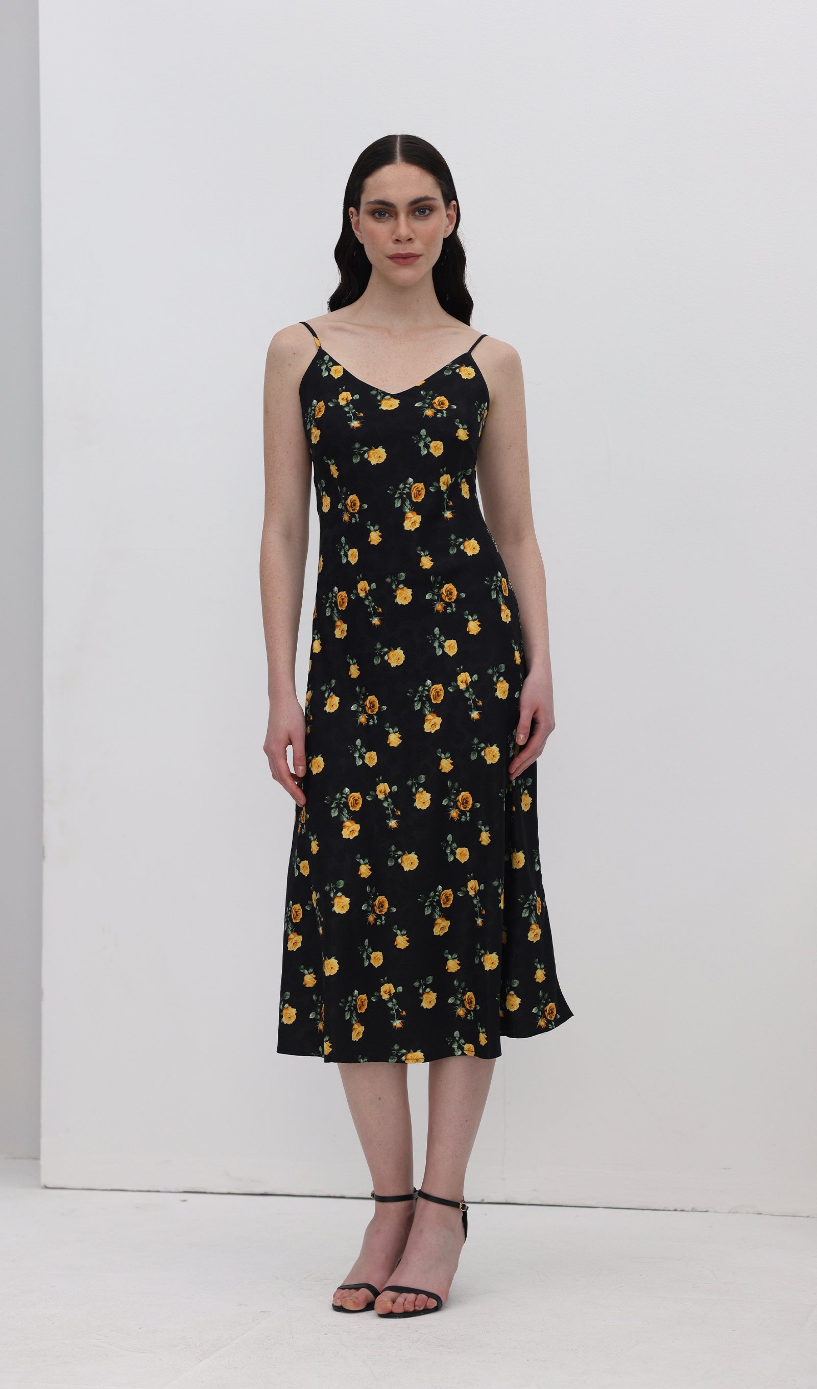 Çiçekli Slip Midi Elbise