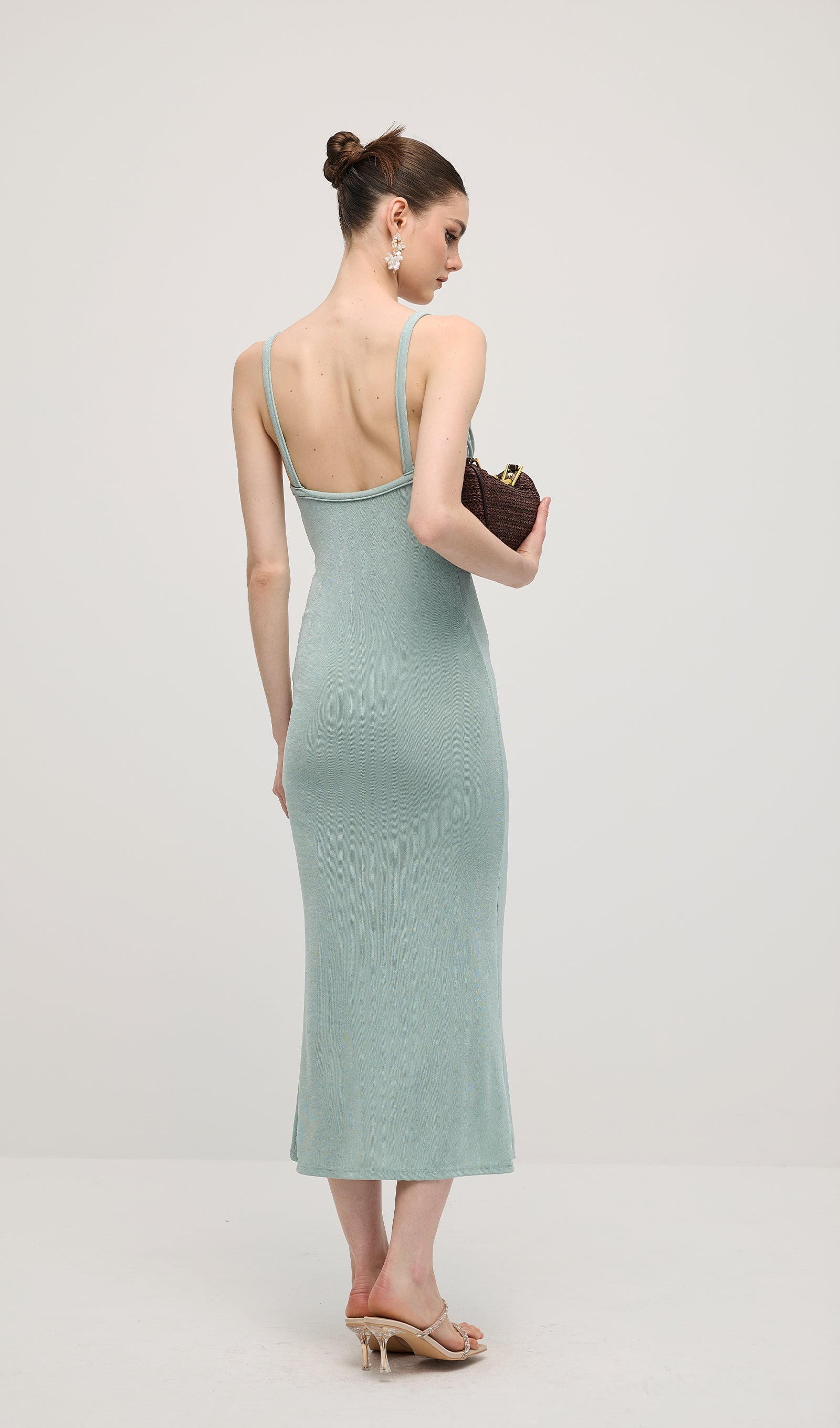 Düz Büzgülü Kolsuz Midi Elbise