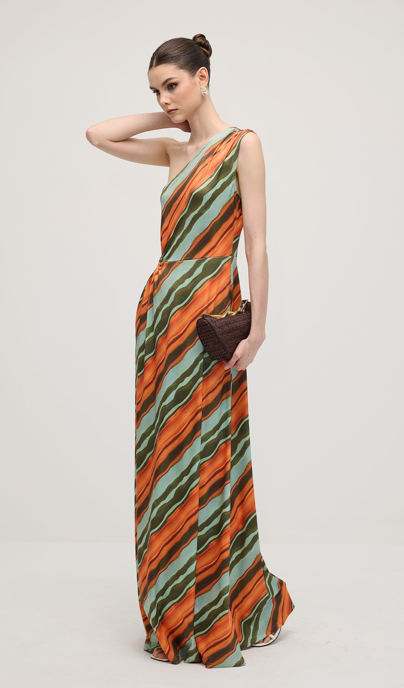 Drapeli Çizgili Saten Uzun Elbise