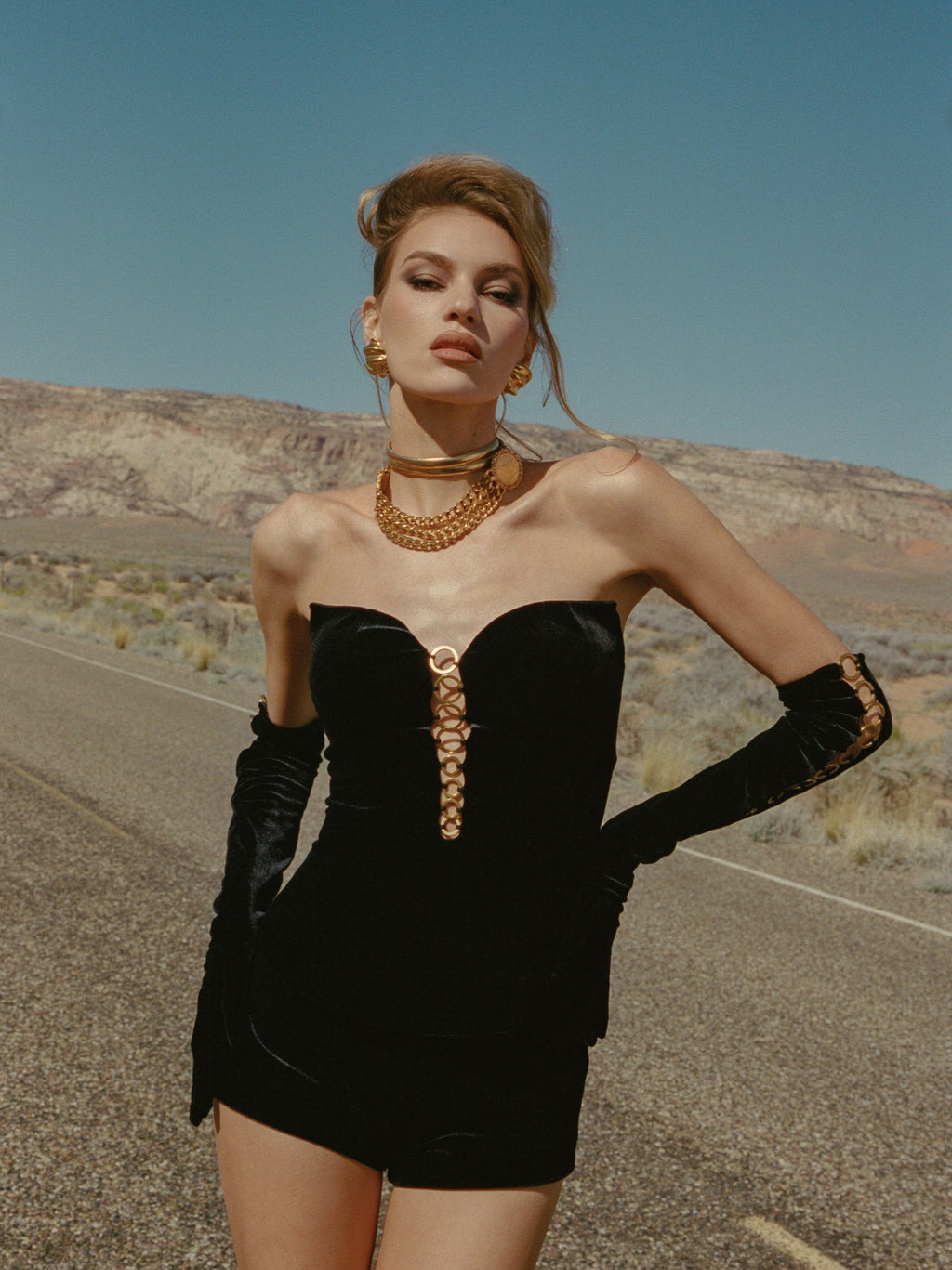 NYXEN Siyah Kadife Halka Detaylı Takım