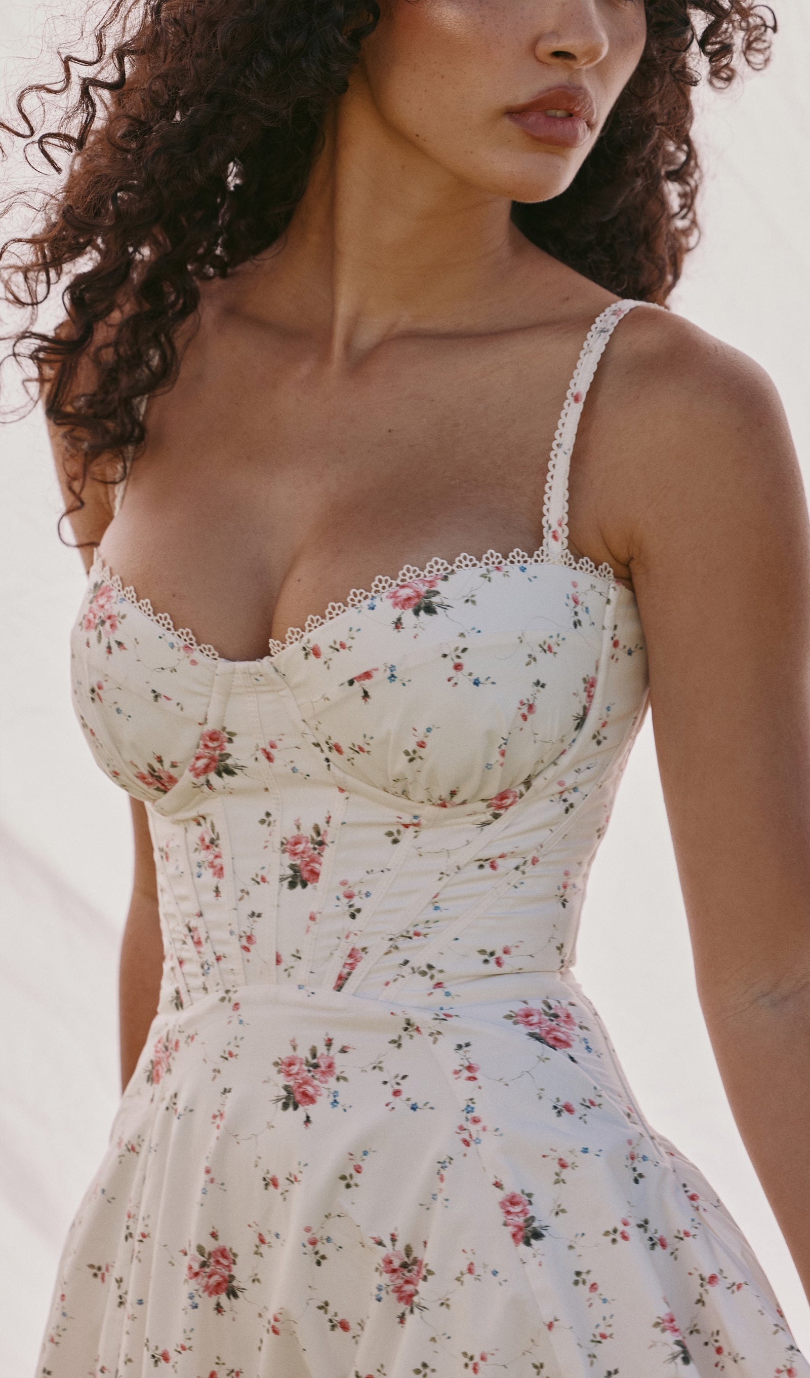 Beyaz Çiçekli Streç Pamuklu Midi Elbise