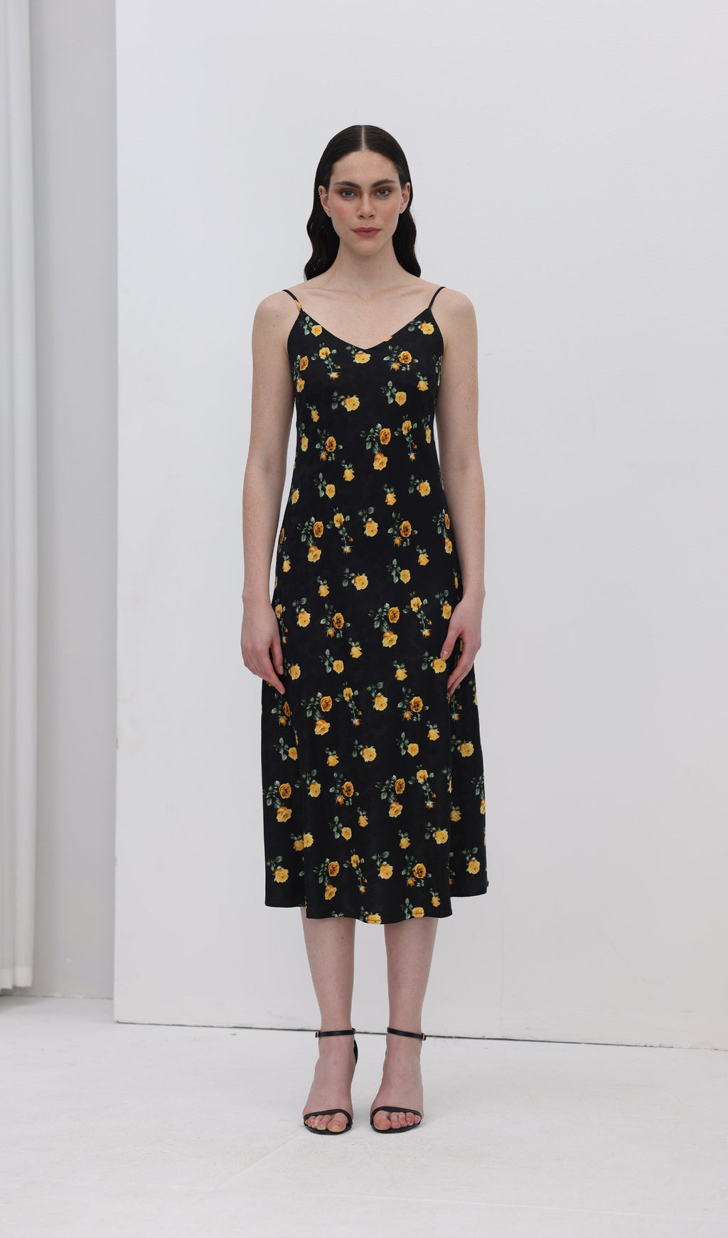 Çiçekli Slip Midi Elbise