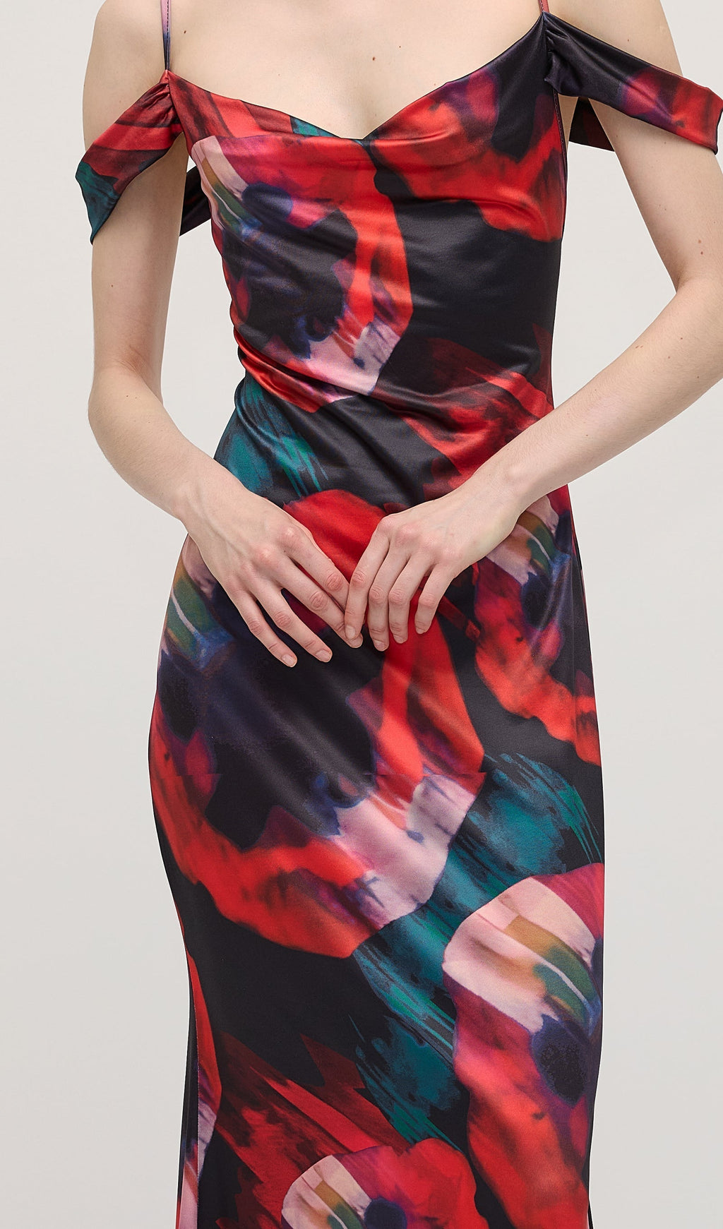 Soyut Çiçek Desenli Slip Uzun Elbise