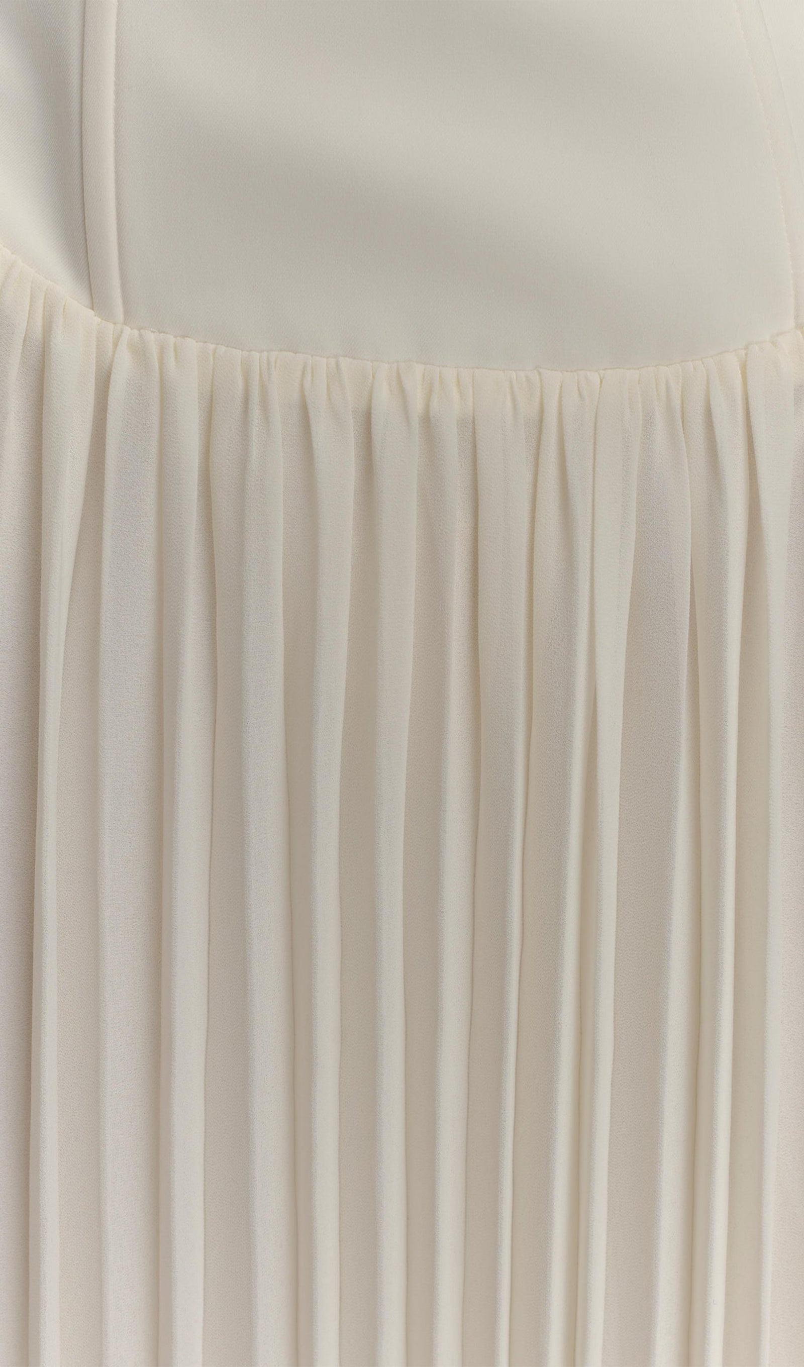 Pileli Askılı Uzun Elbise Beyaz