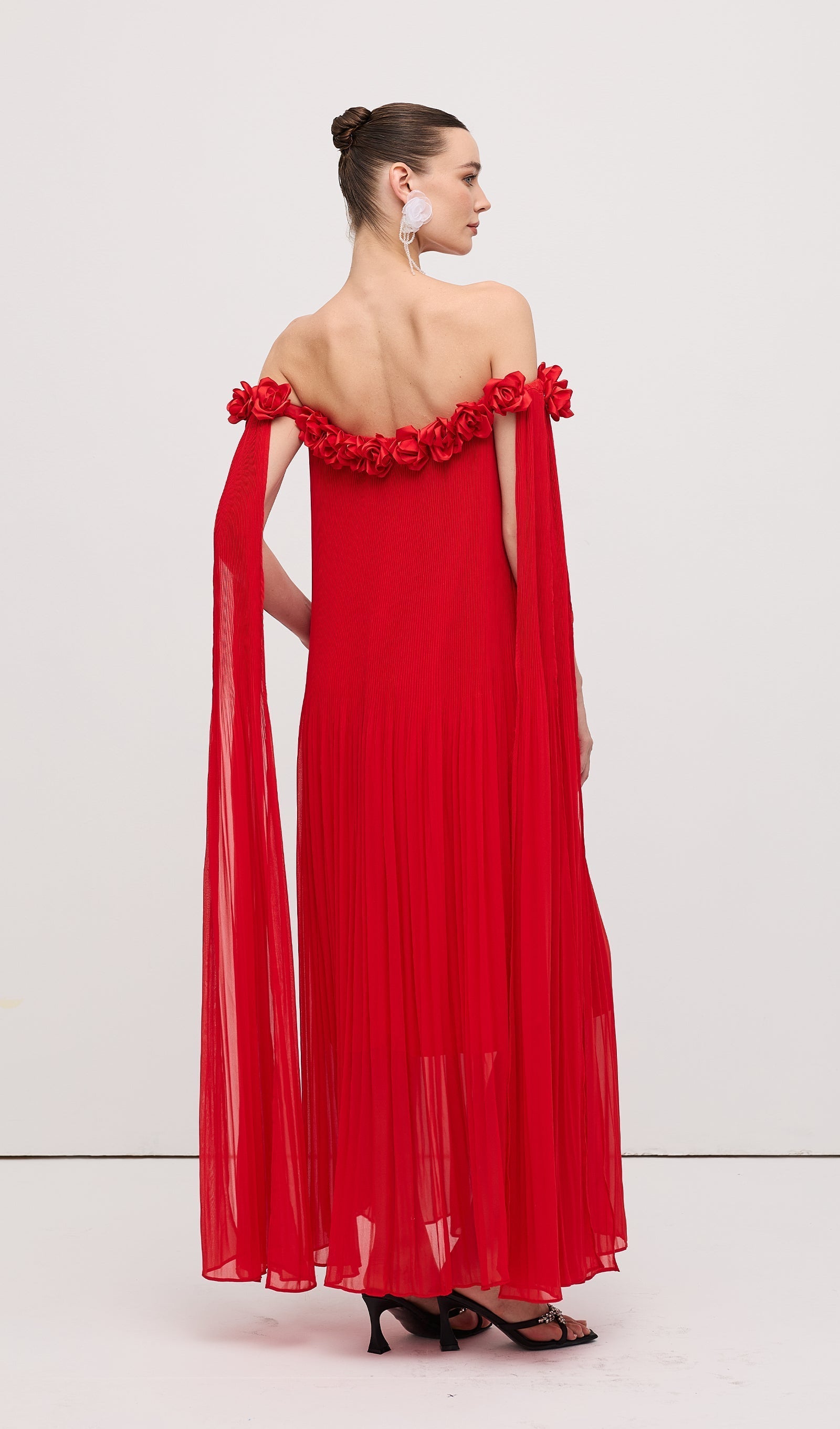 Omuz Açık Drapeli Uzun Elbise