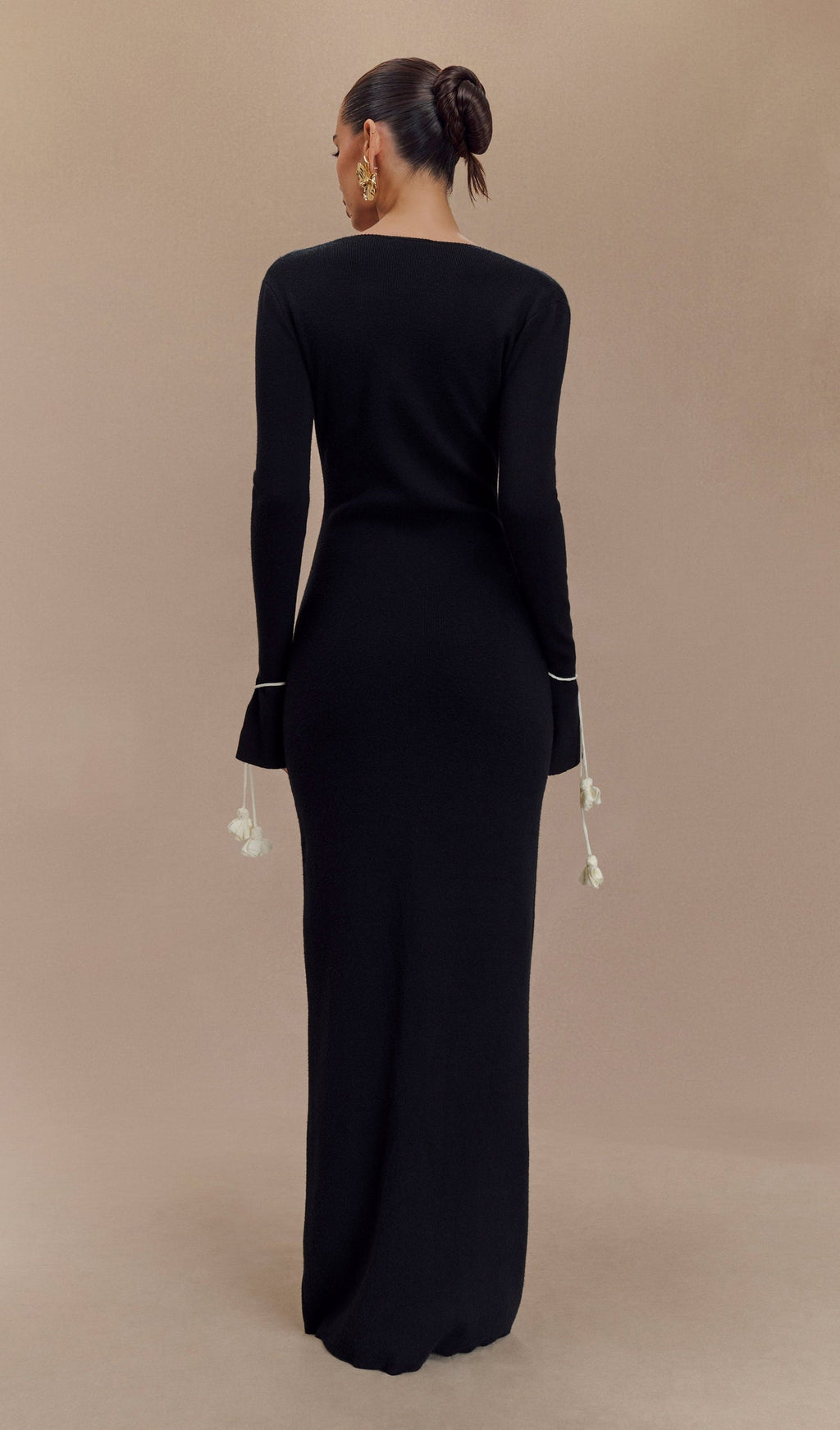 Çiçekli Bağcıklı Örme Uzun Elbise