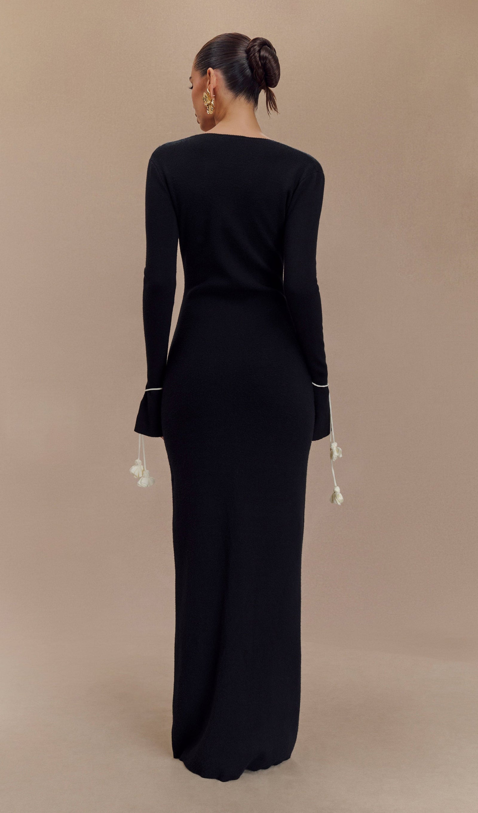 Çiçekli Bağcıklı Örme Uzun Elbise