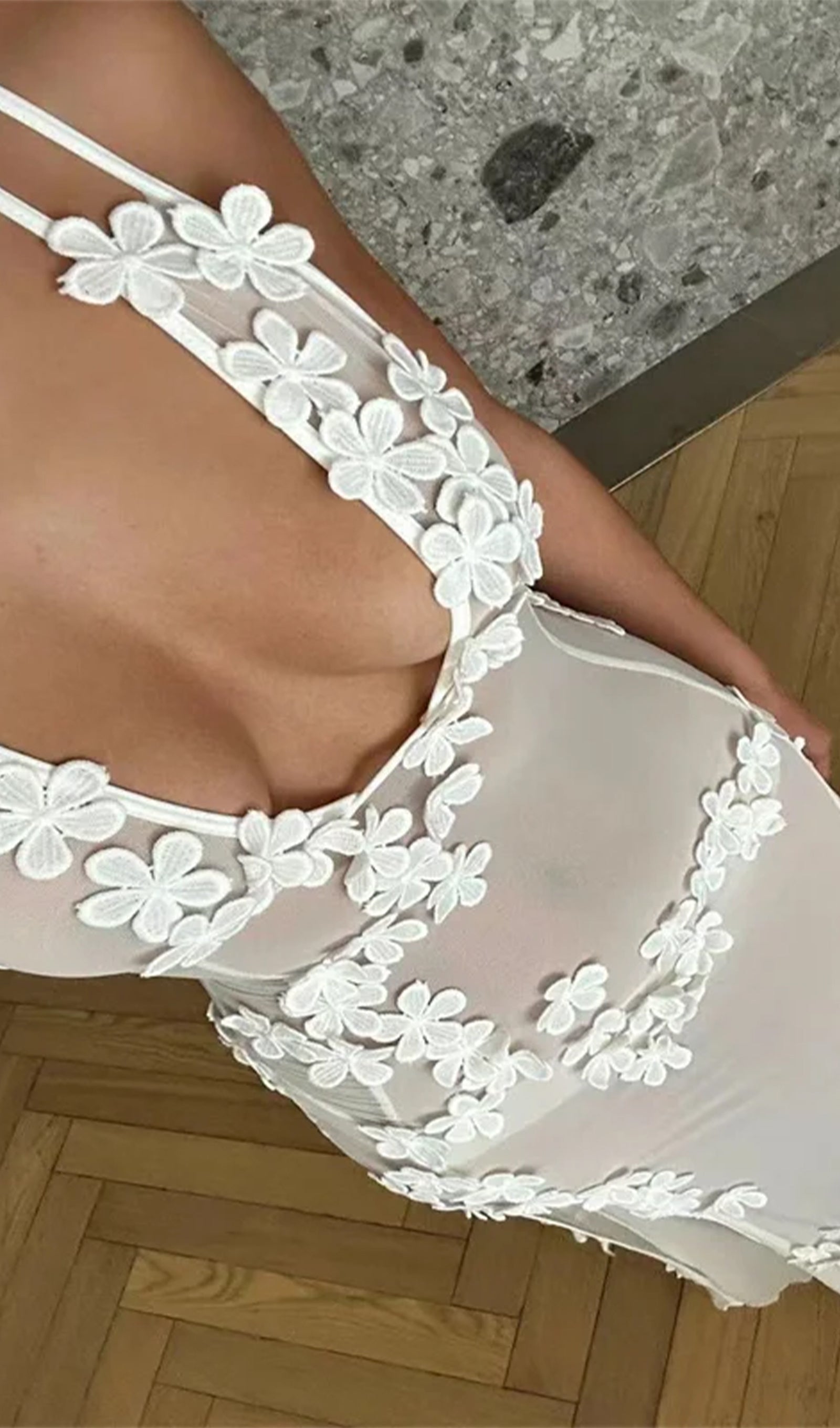 Beyaz Çiçekli File Uzun Elbise