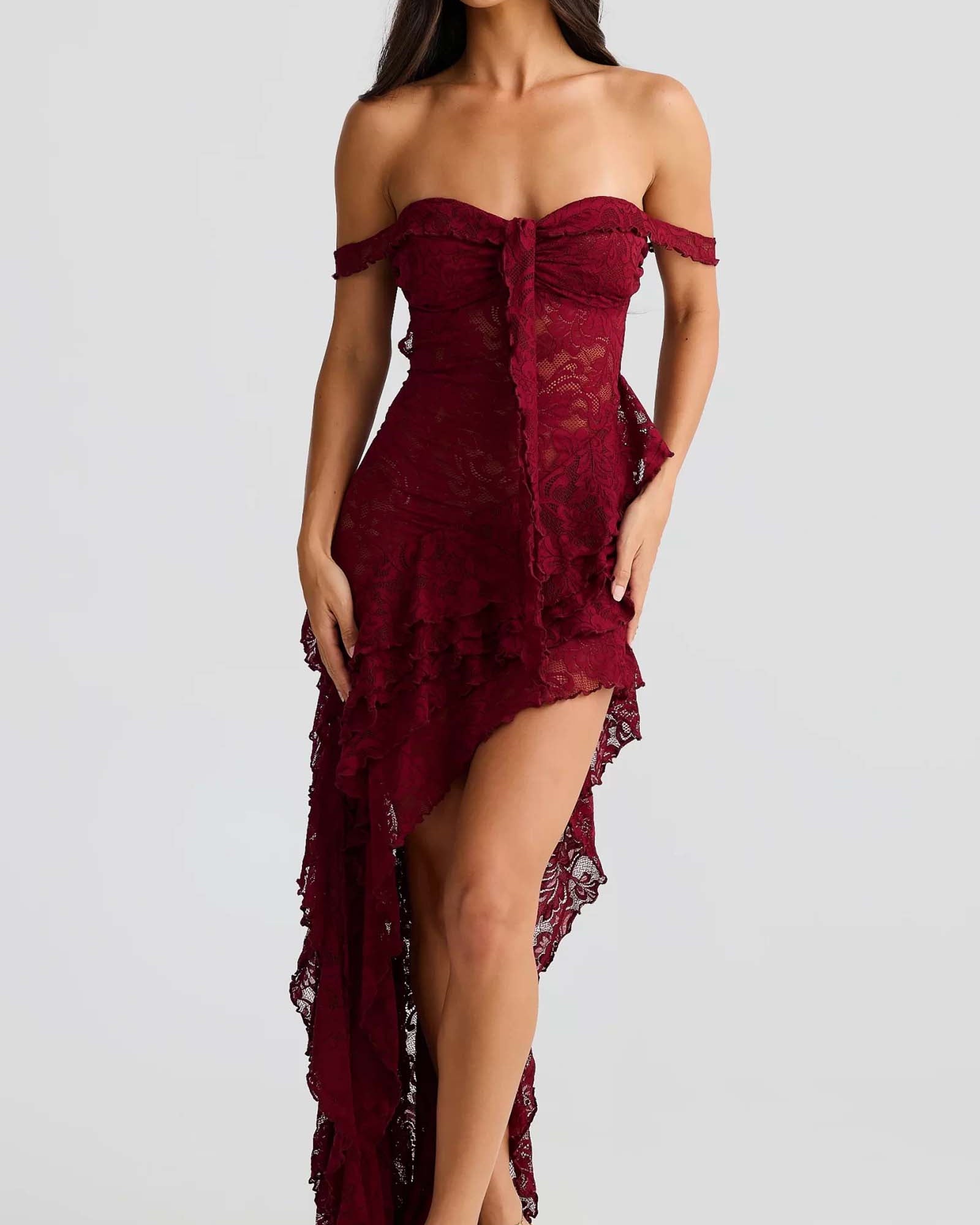 Asimetri Etek Ucu Dantelli Fırfırlı Elbise