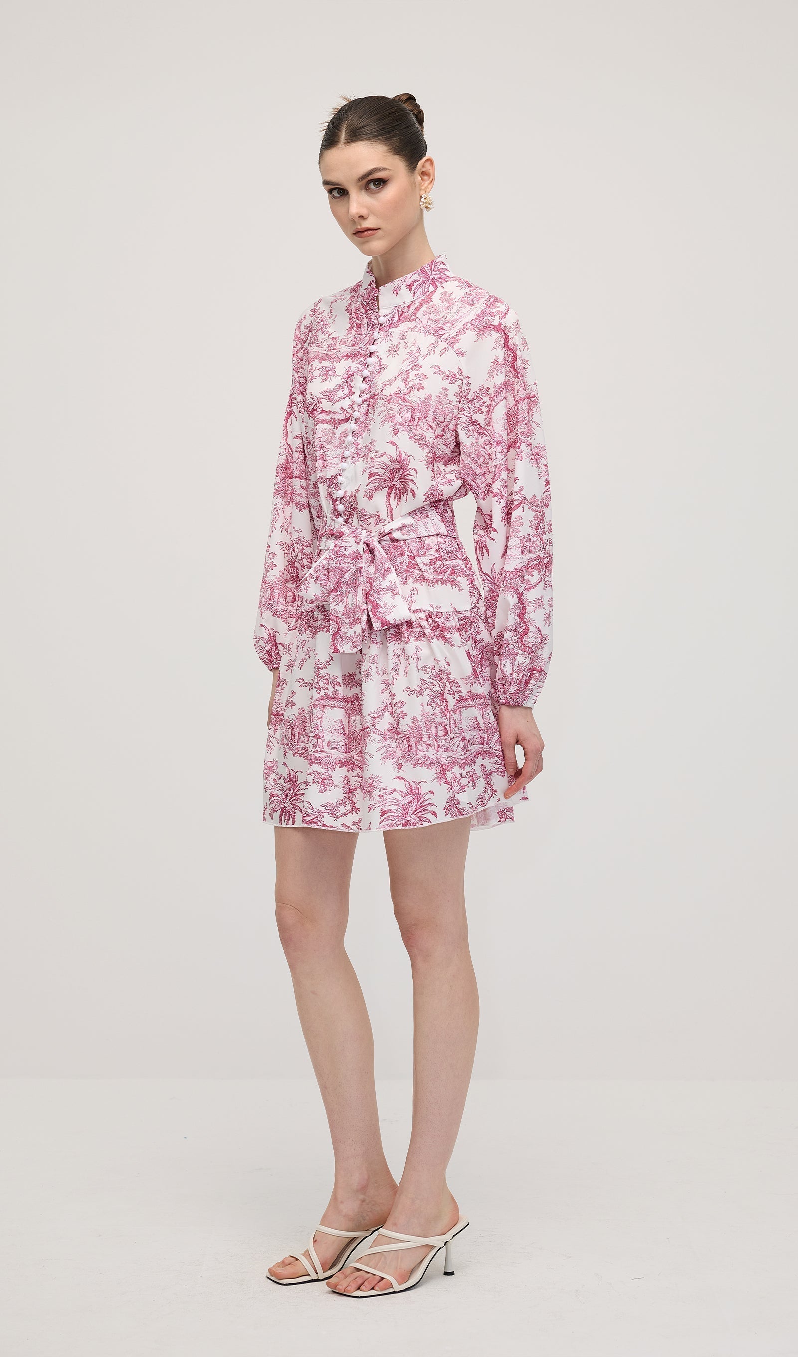 Çiçekli Volanlı Katlı Mini Elbise