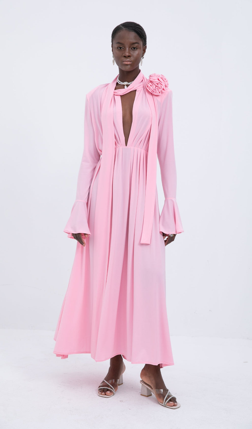 Trend V Yaka Pileli Yırtmaçlı Uzun Elbise - Pembe