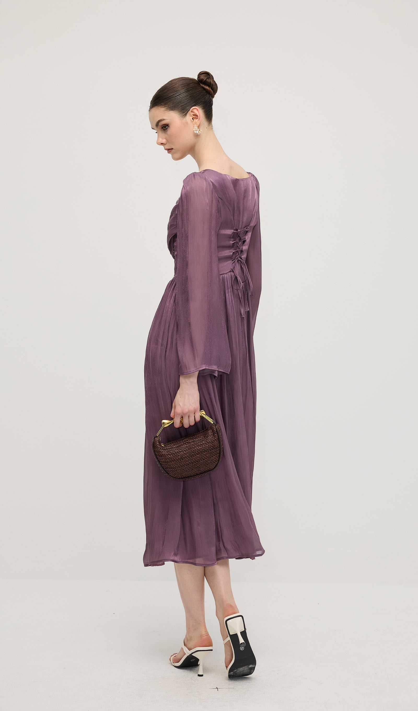 Düz Fırfırlı Uzun Kollu Midi Elbise