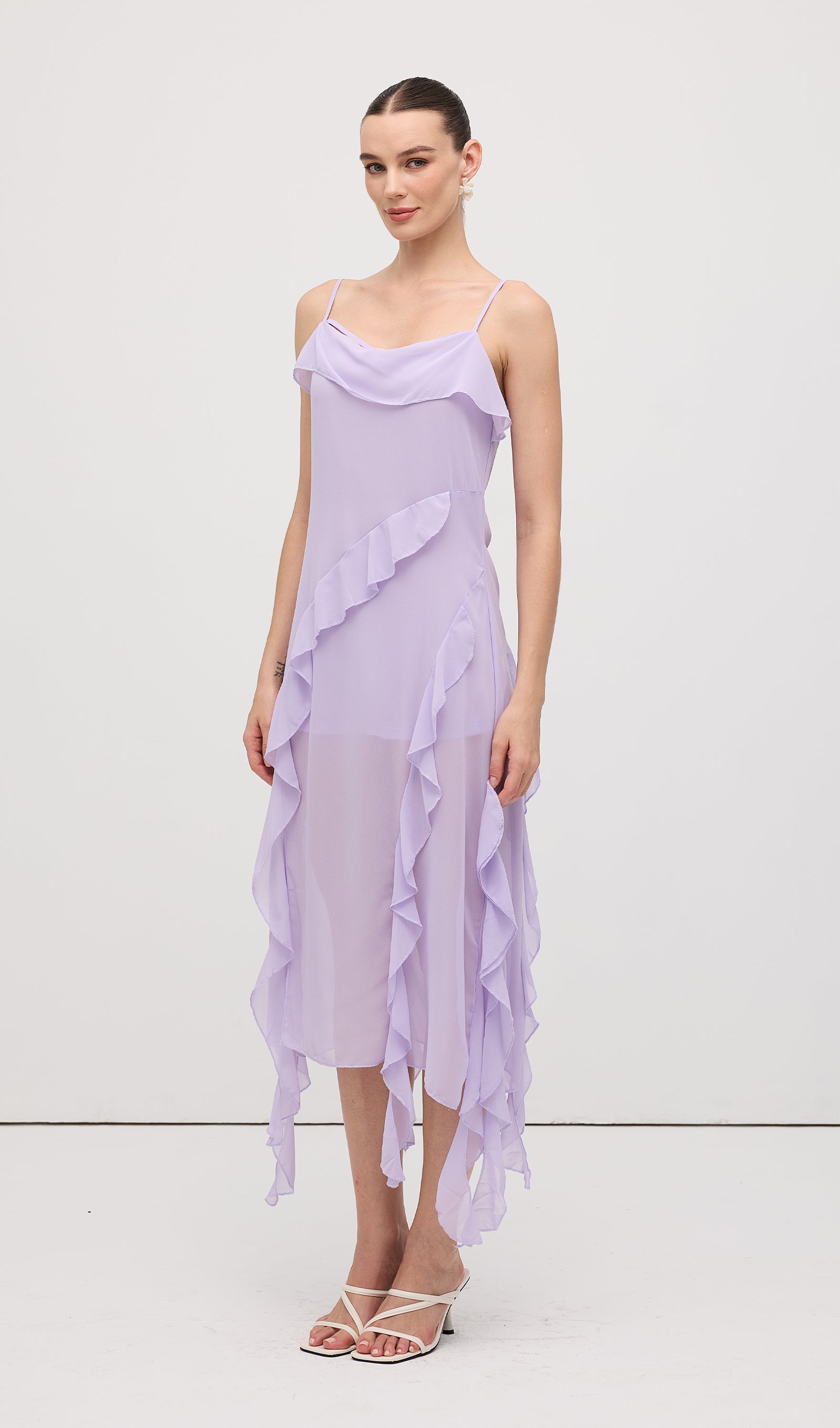 Fırfırlı Detaylı Uzun Elbise