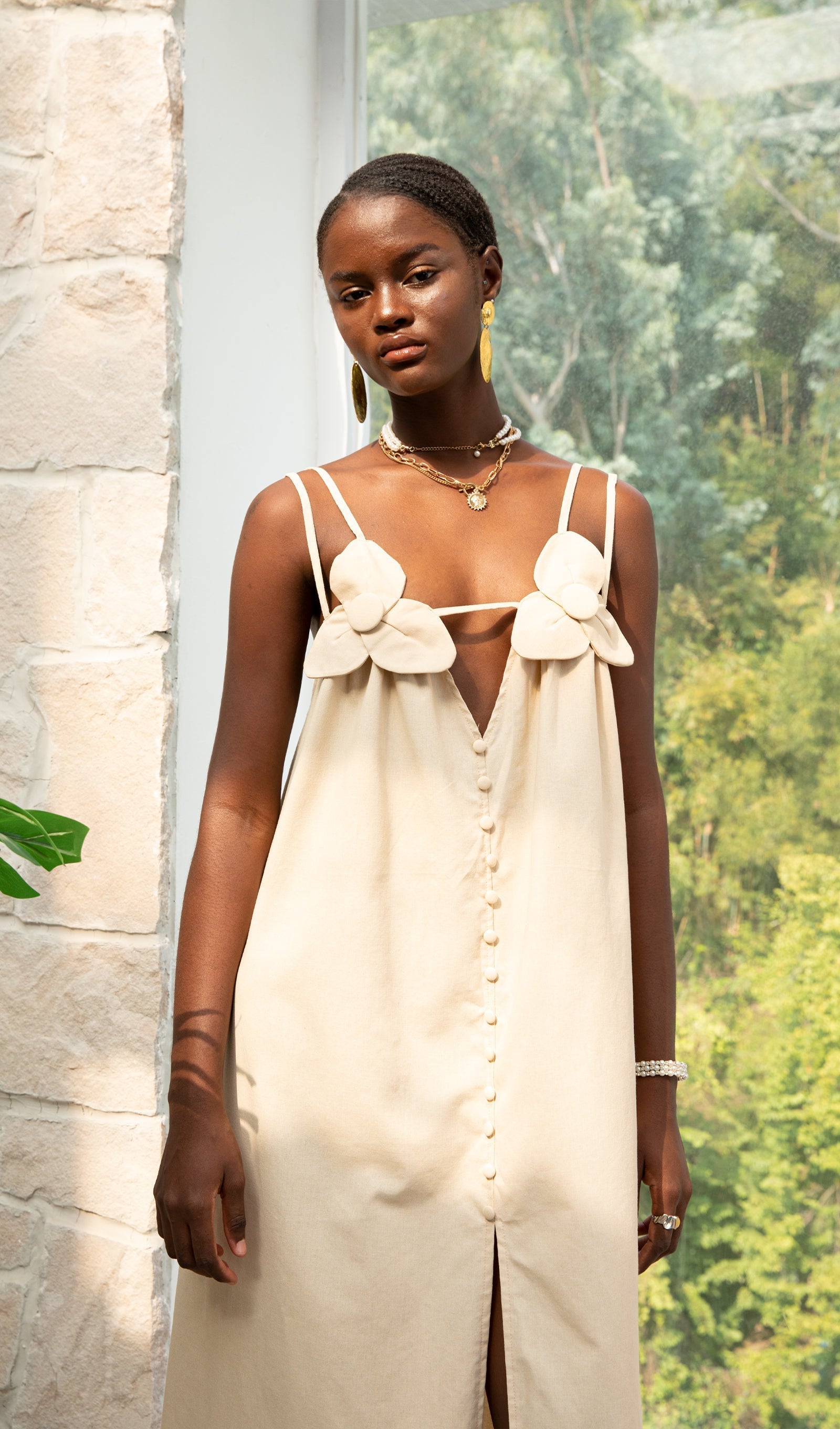 Moda V Yakalı Çiçekli Yüksek Yırtmaçlı Uzun Elbise