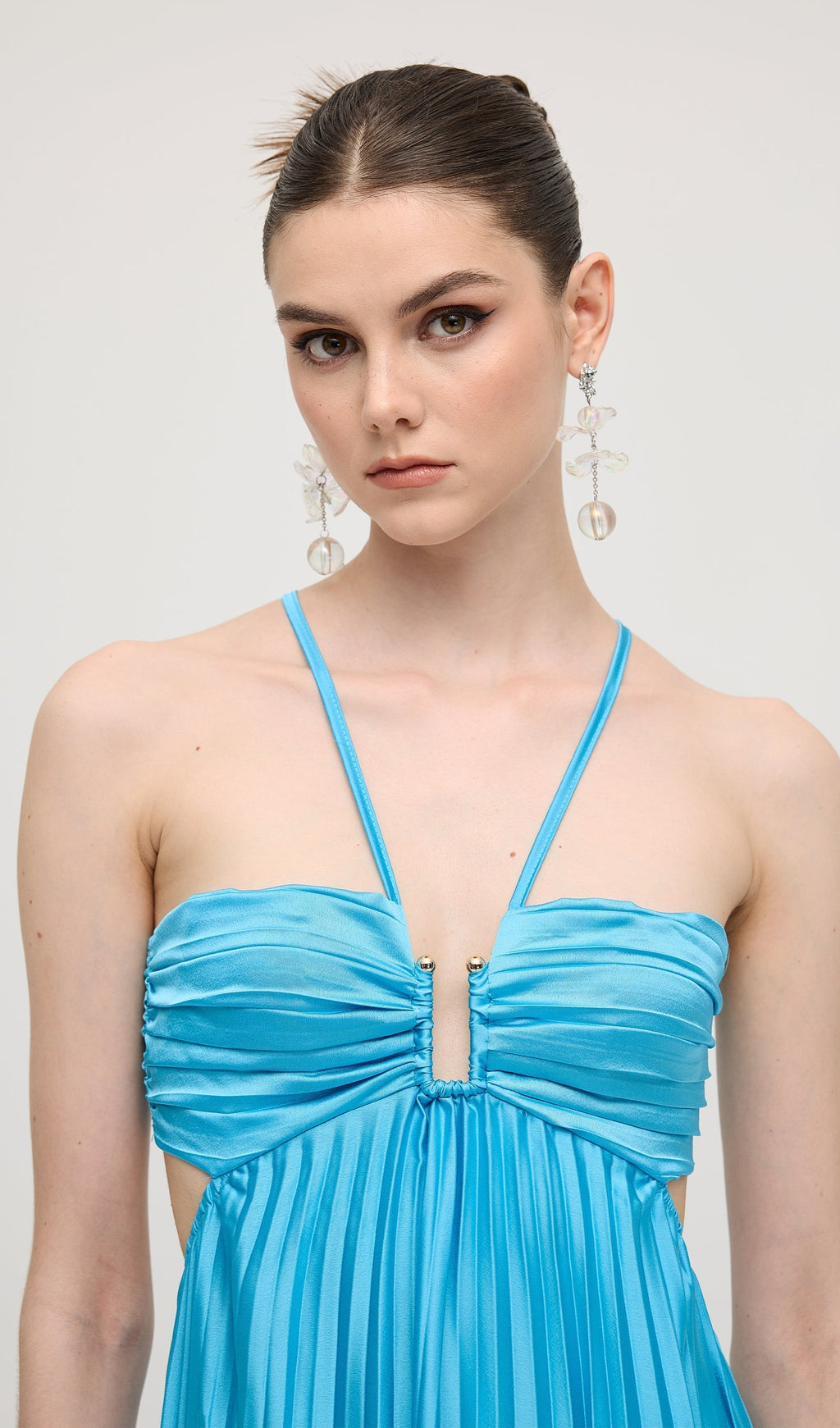 Mavi Renkli Düz Kesimli Bağcıklı Plisse Maxi Elbise