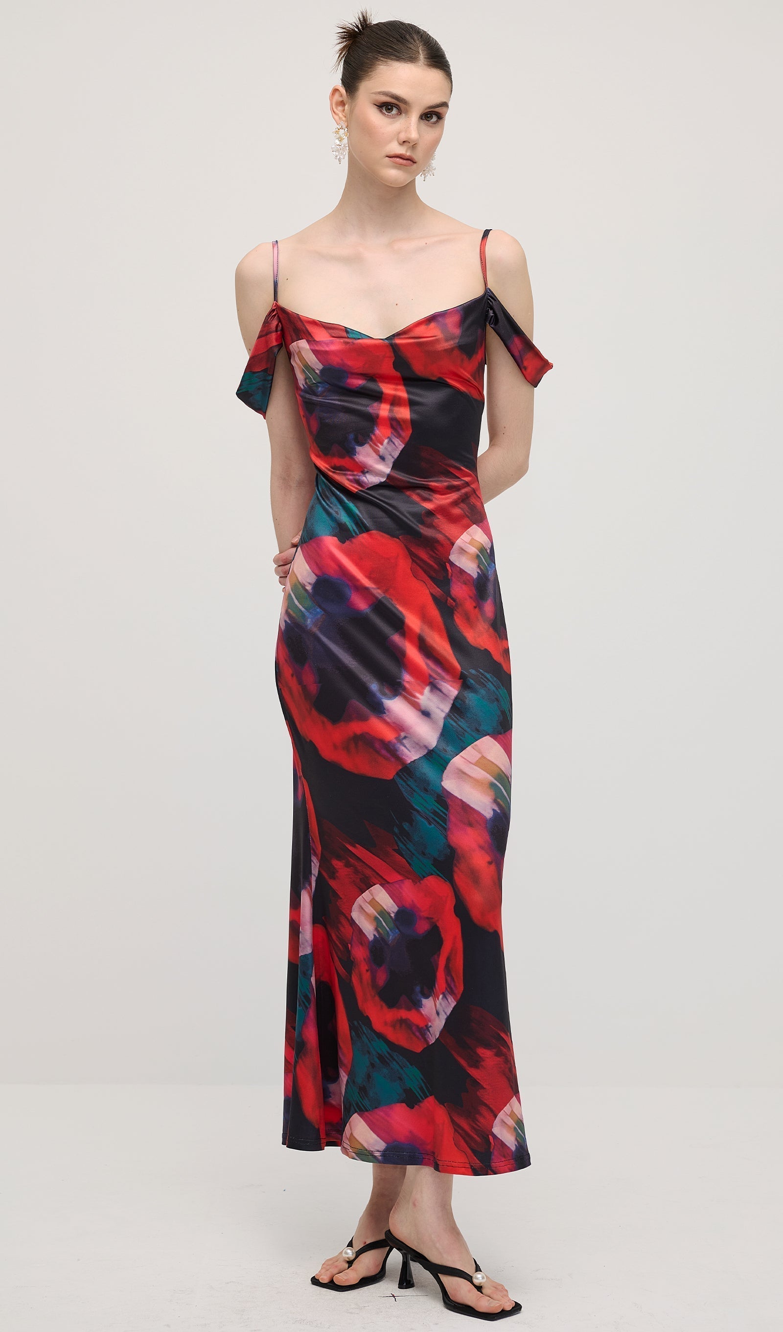 Soyut Çiçek Desenli Slip Uzun Elbise