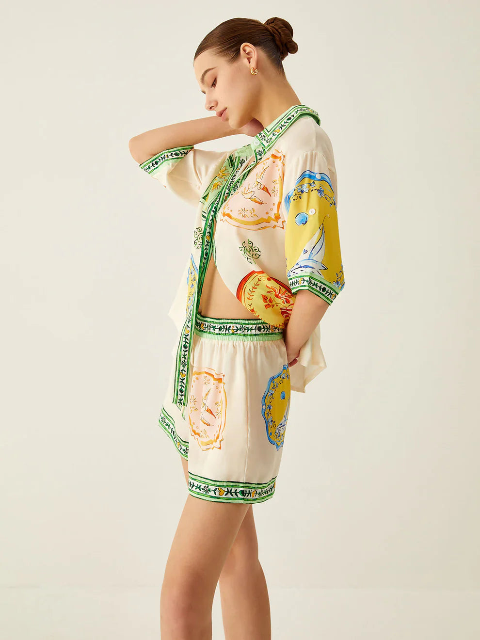 Yazlık Desenli Şortlu Takım