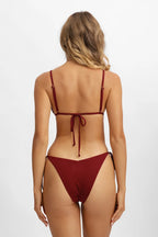 Kelly Üçgen Bikini Üstü / Kiraz Şarabı Noktalı