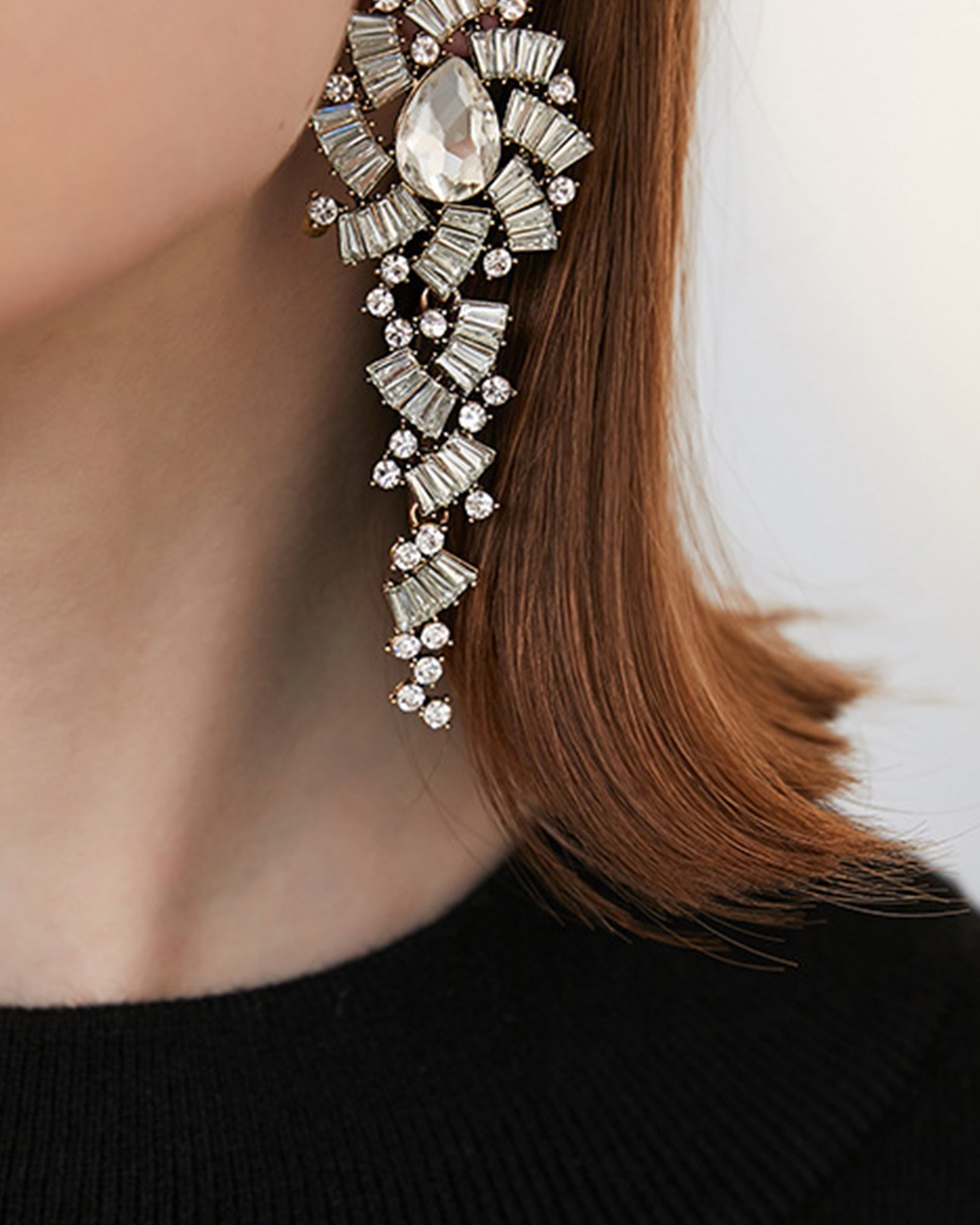 Yapay Elmas Sarkan Damla Küpeler